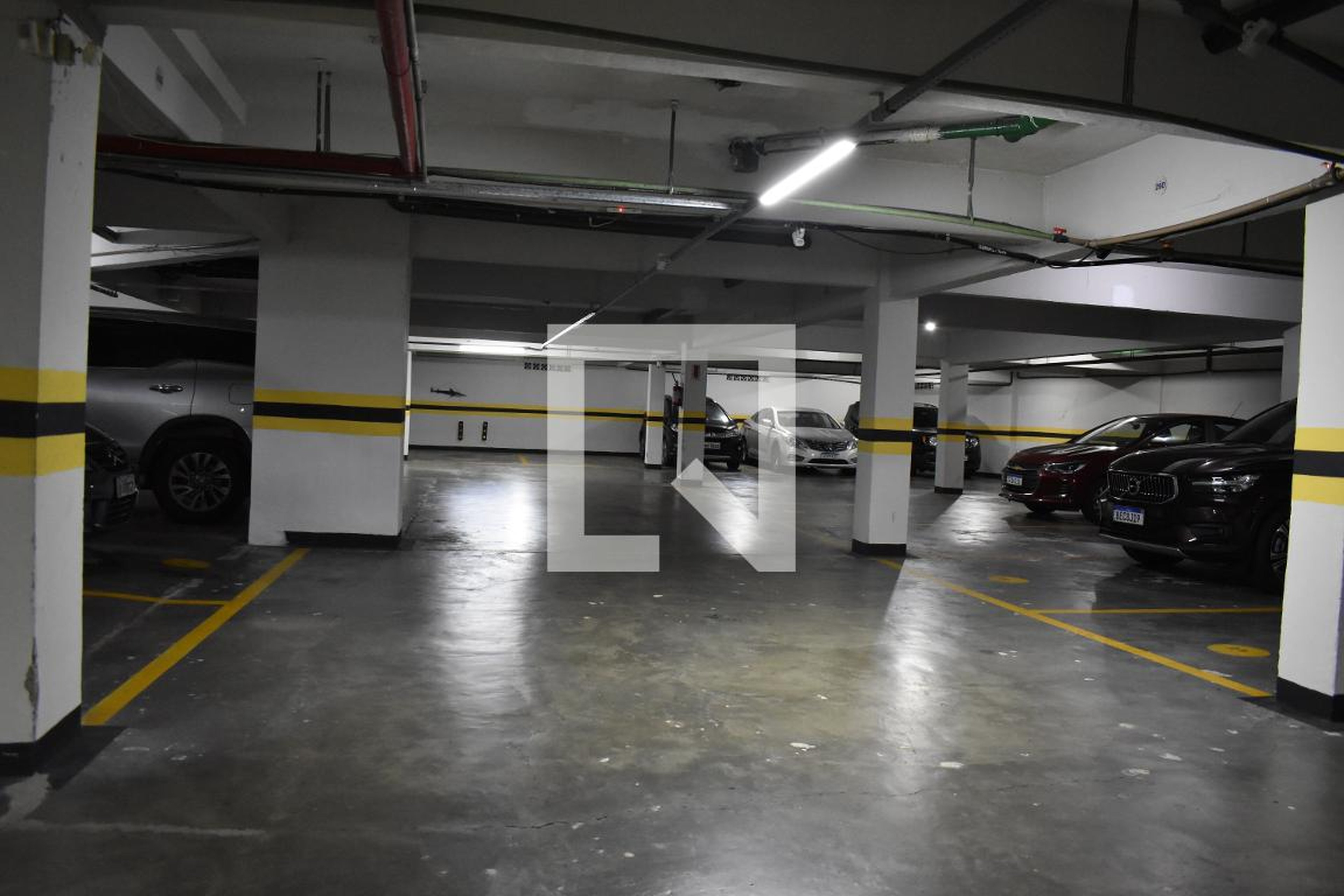 Estacionamento - Edifício Vitória Palace