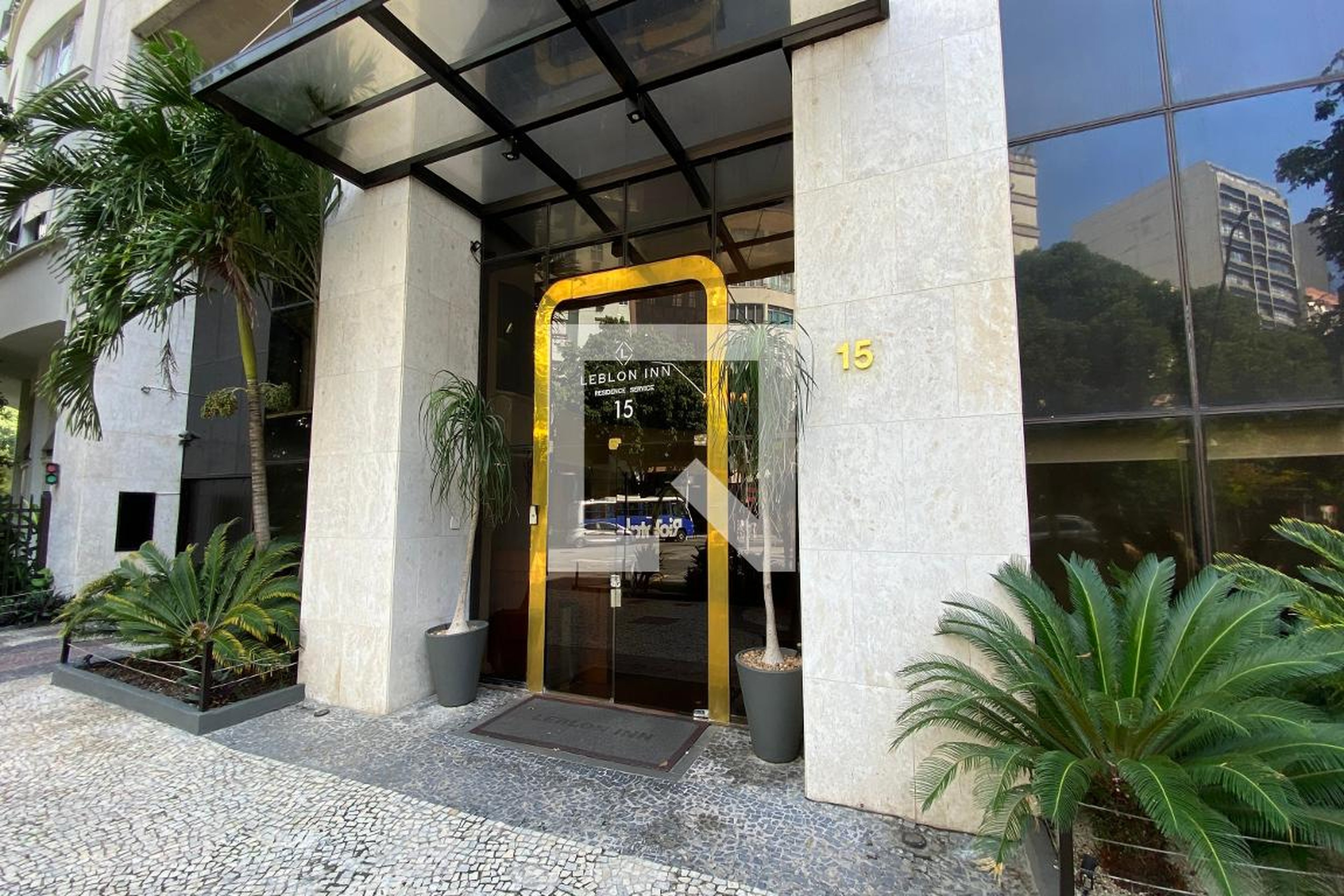 Fachada Condomínio Leblon Inn Residence Service