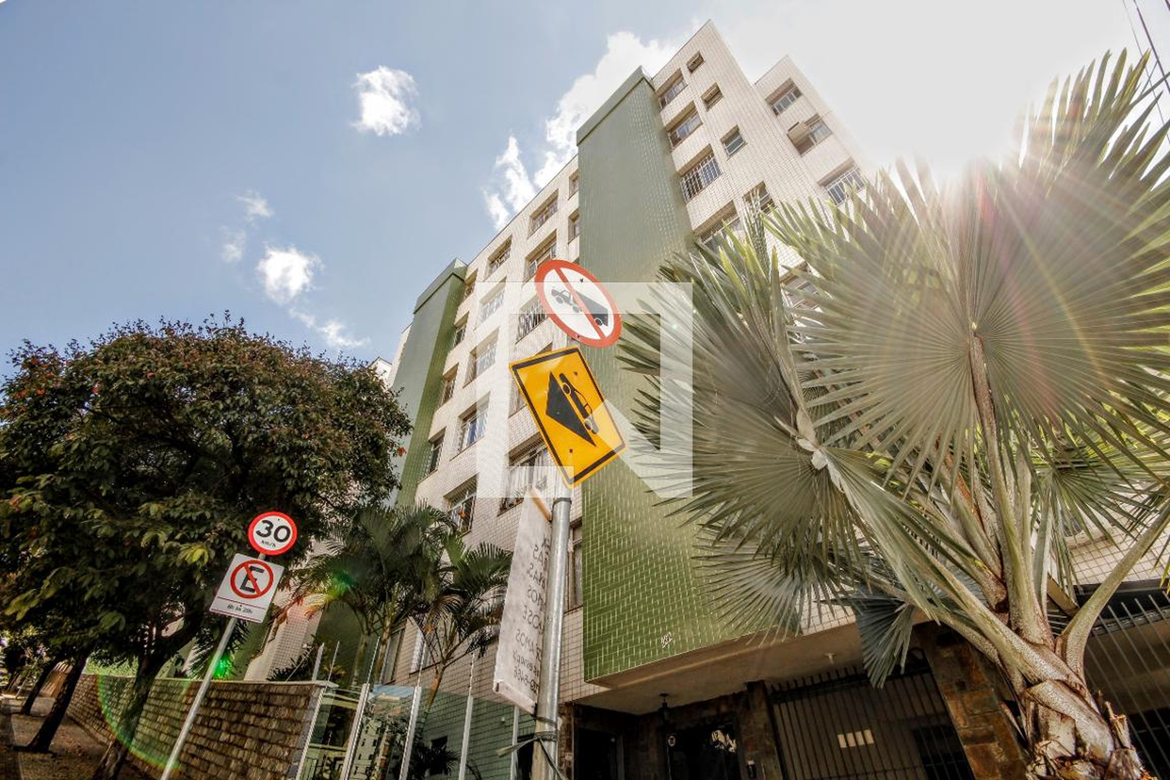 Fachada Condomínio em Rua Doutor Juvenal dos Santos, 222