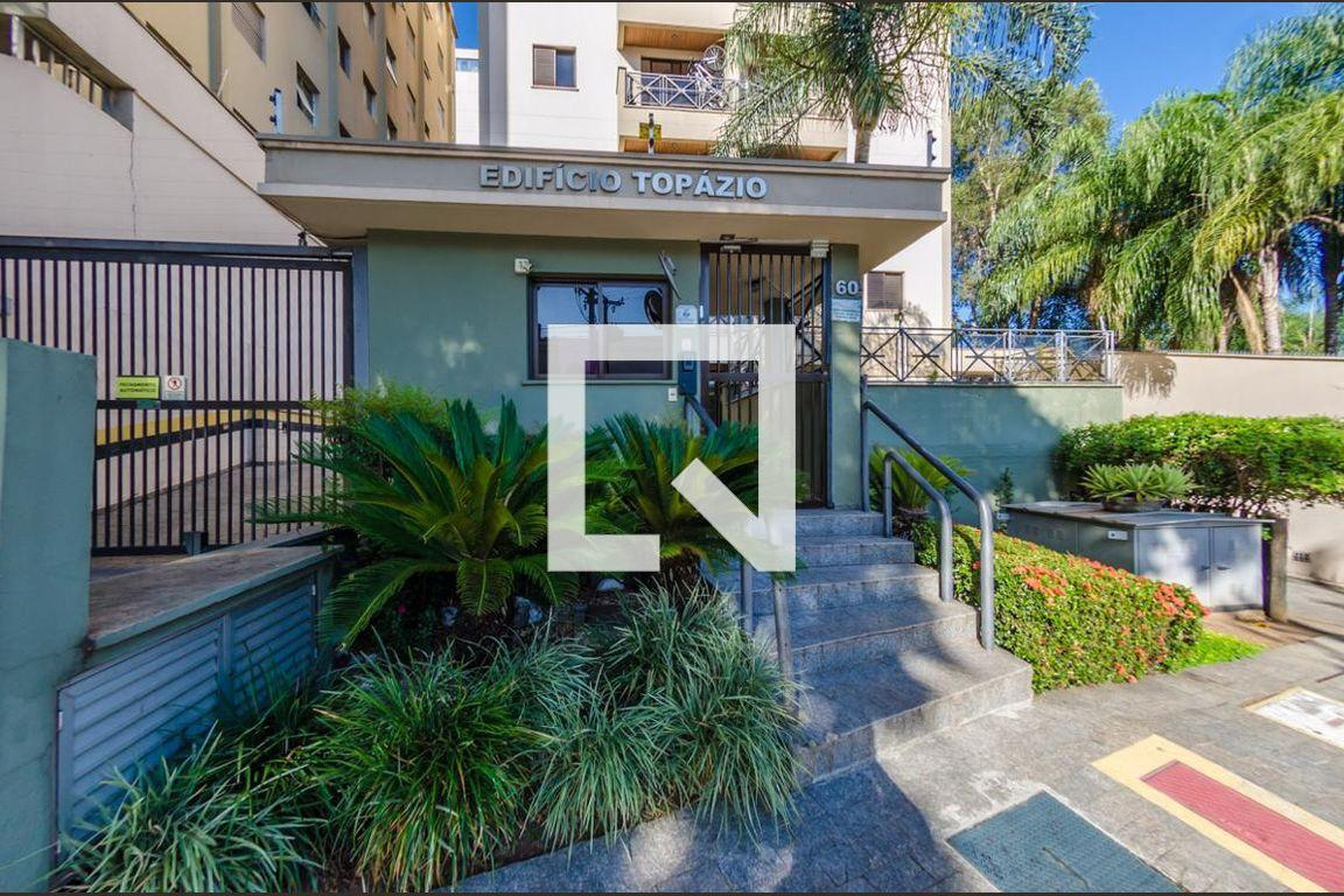 Fachada do Condomínio Condomínio Topazio