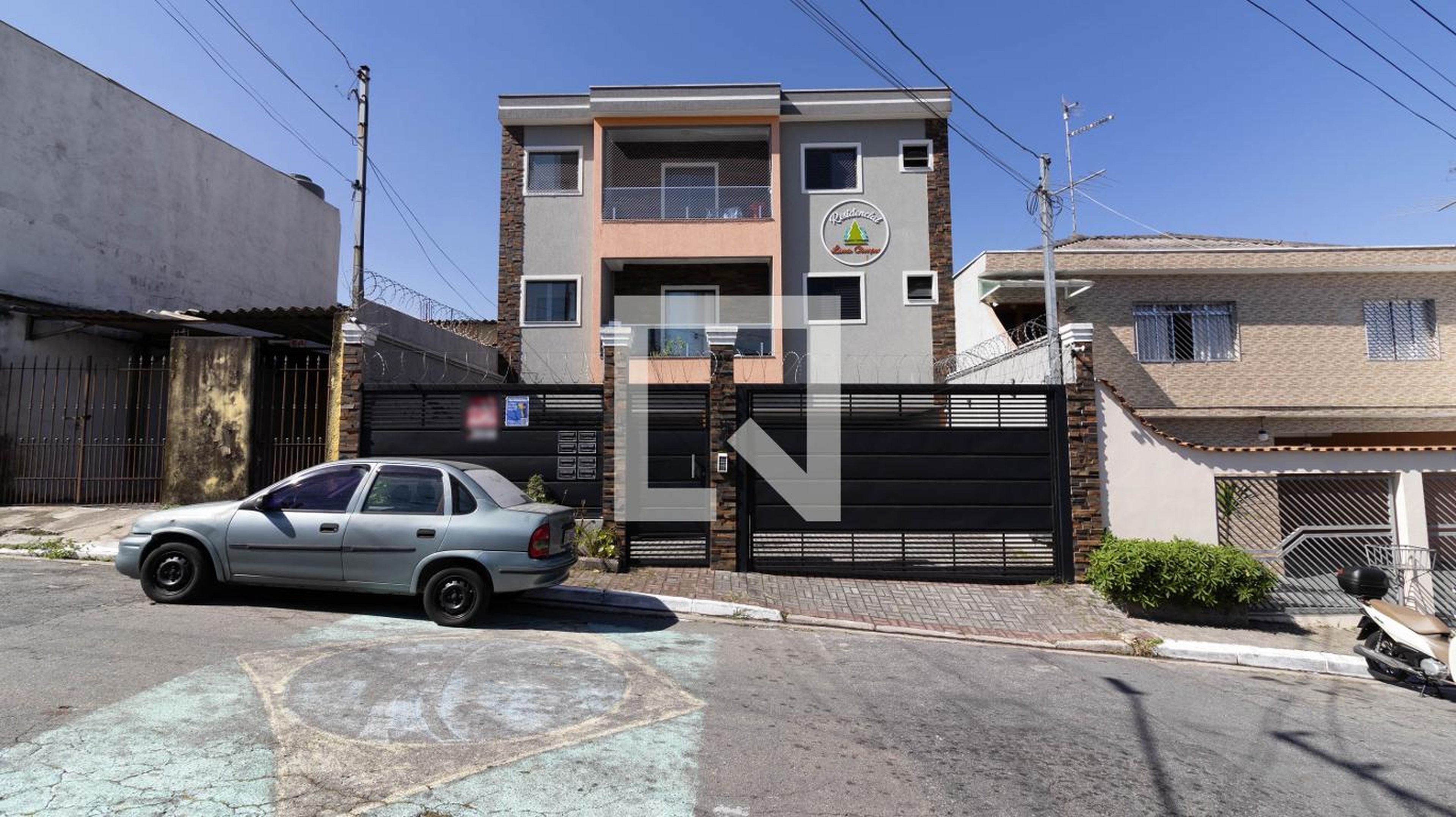 Fachada Condomínio em Rua Lima Campos, 54