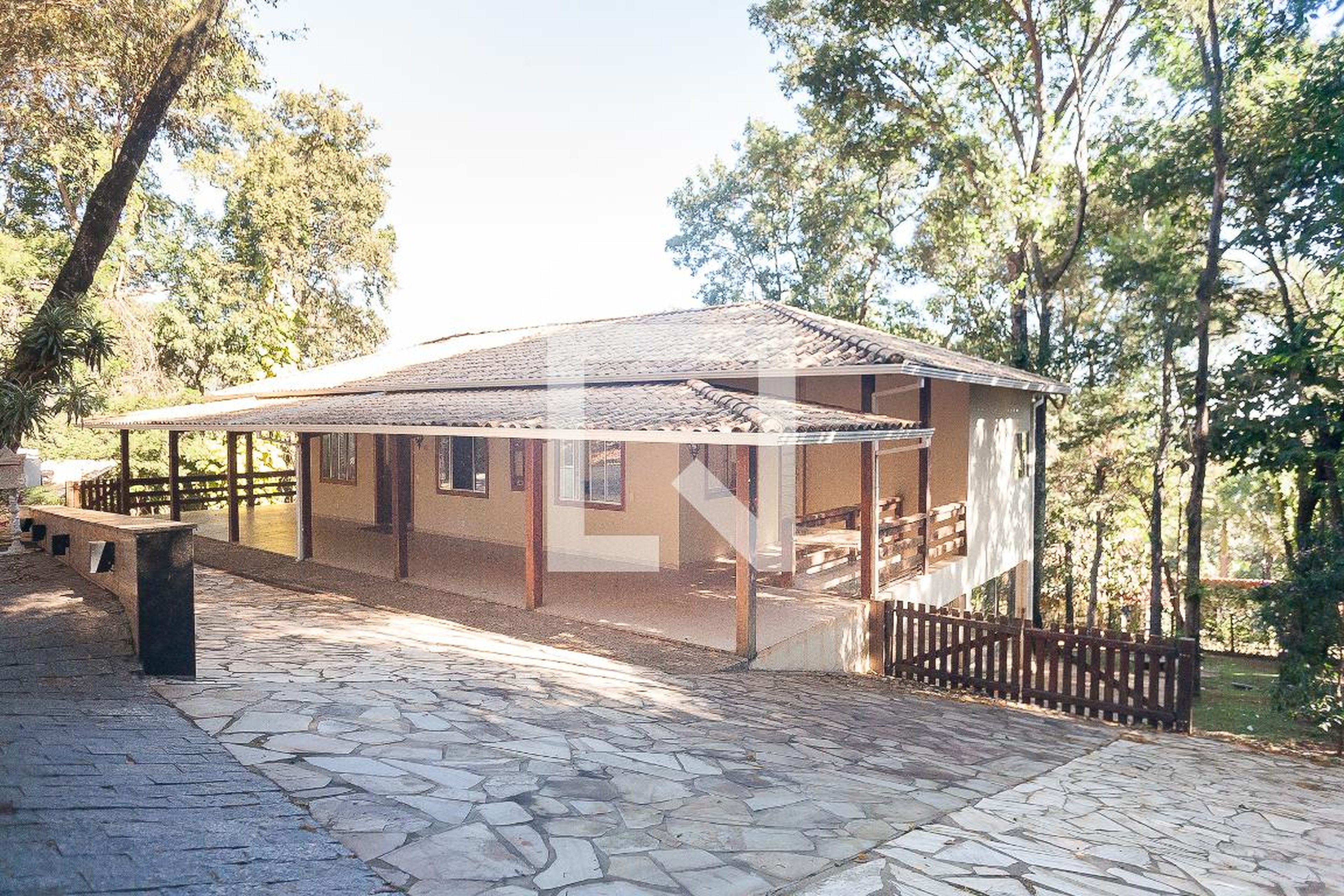 fachada Condomínio em Avenida da Cachoeira, 480