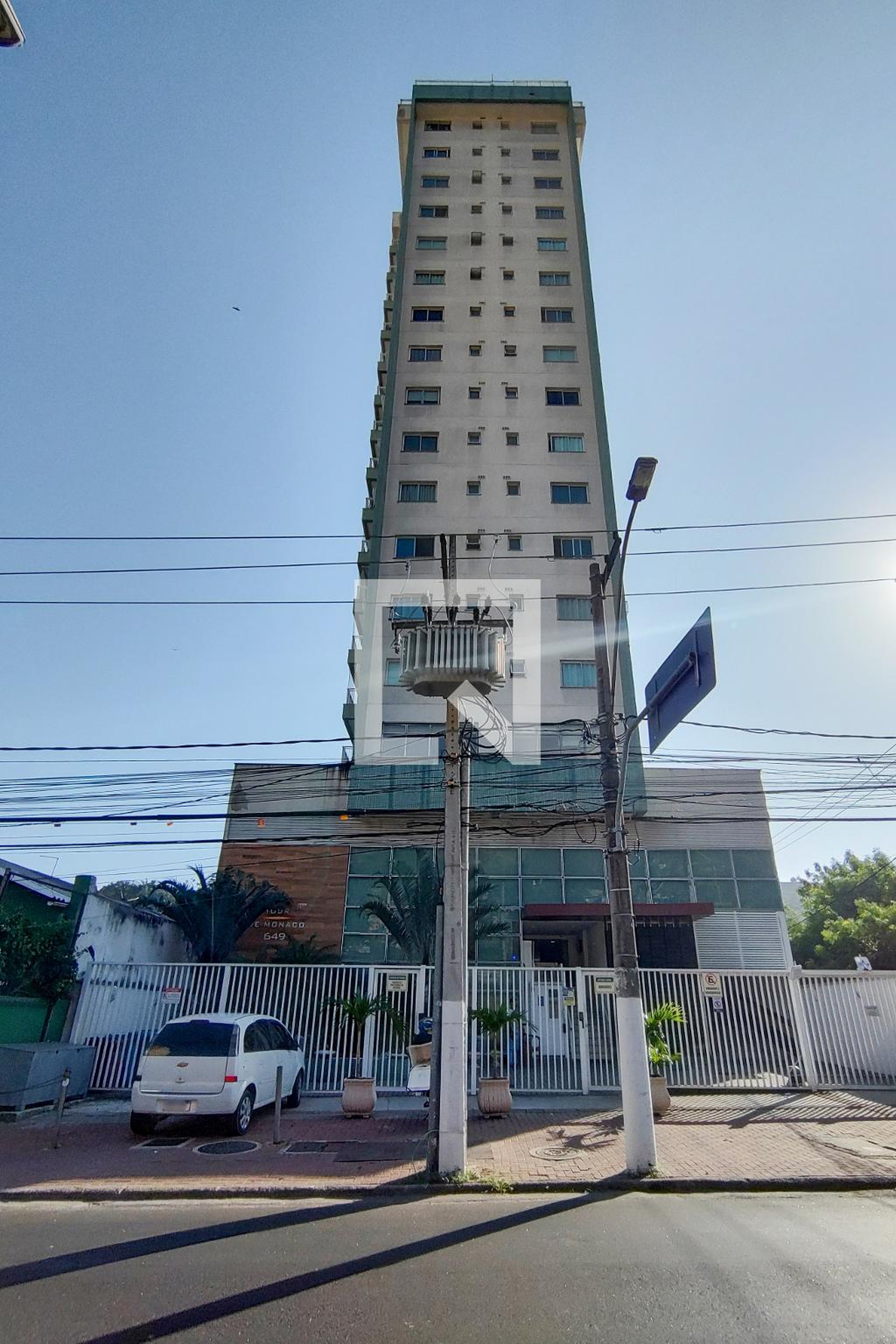 Fachada do Prédio Condomínio Tour de Mônaco