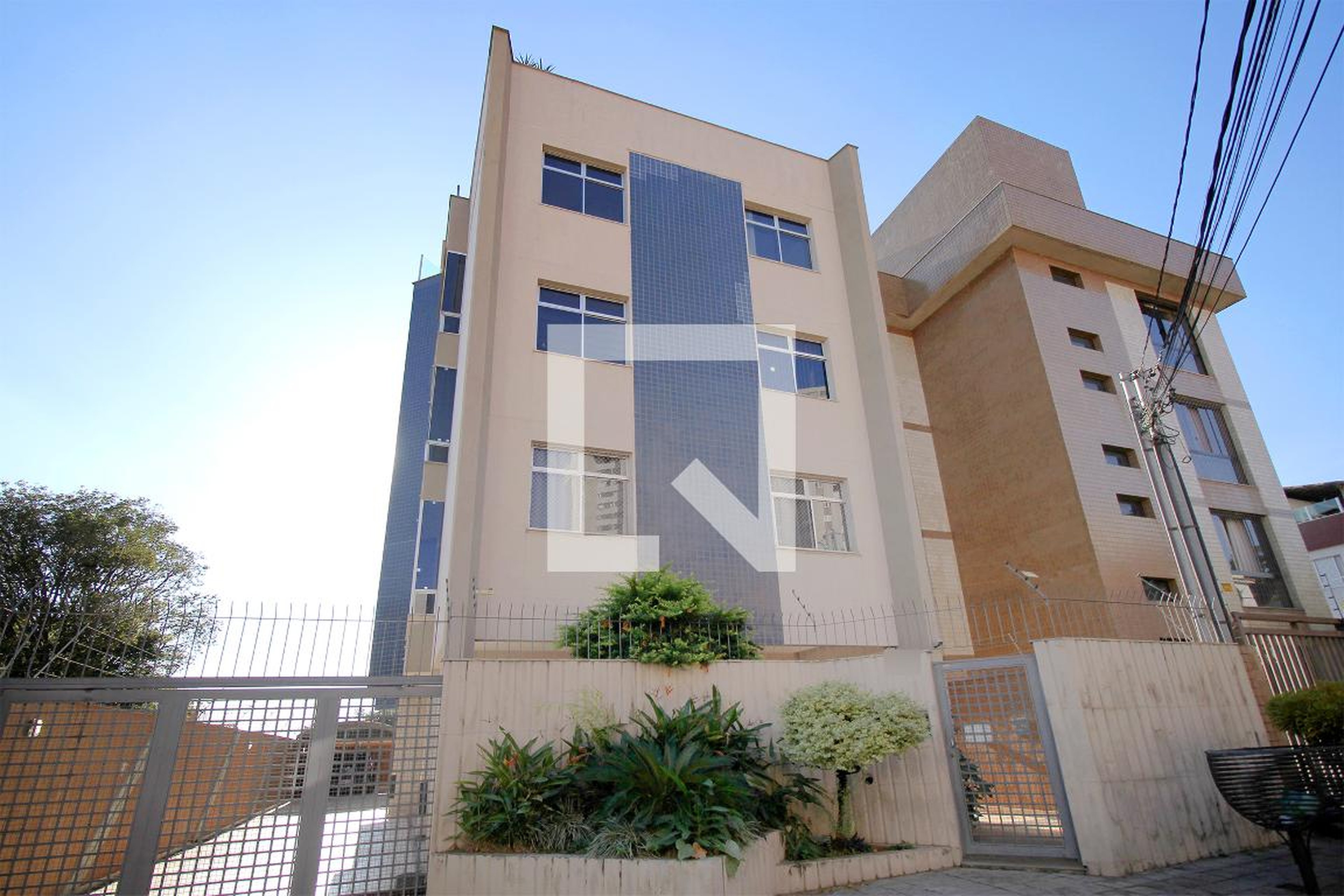 Fachada Condomínio em Rua Manoel Miranda, 55