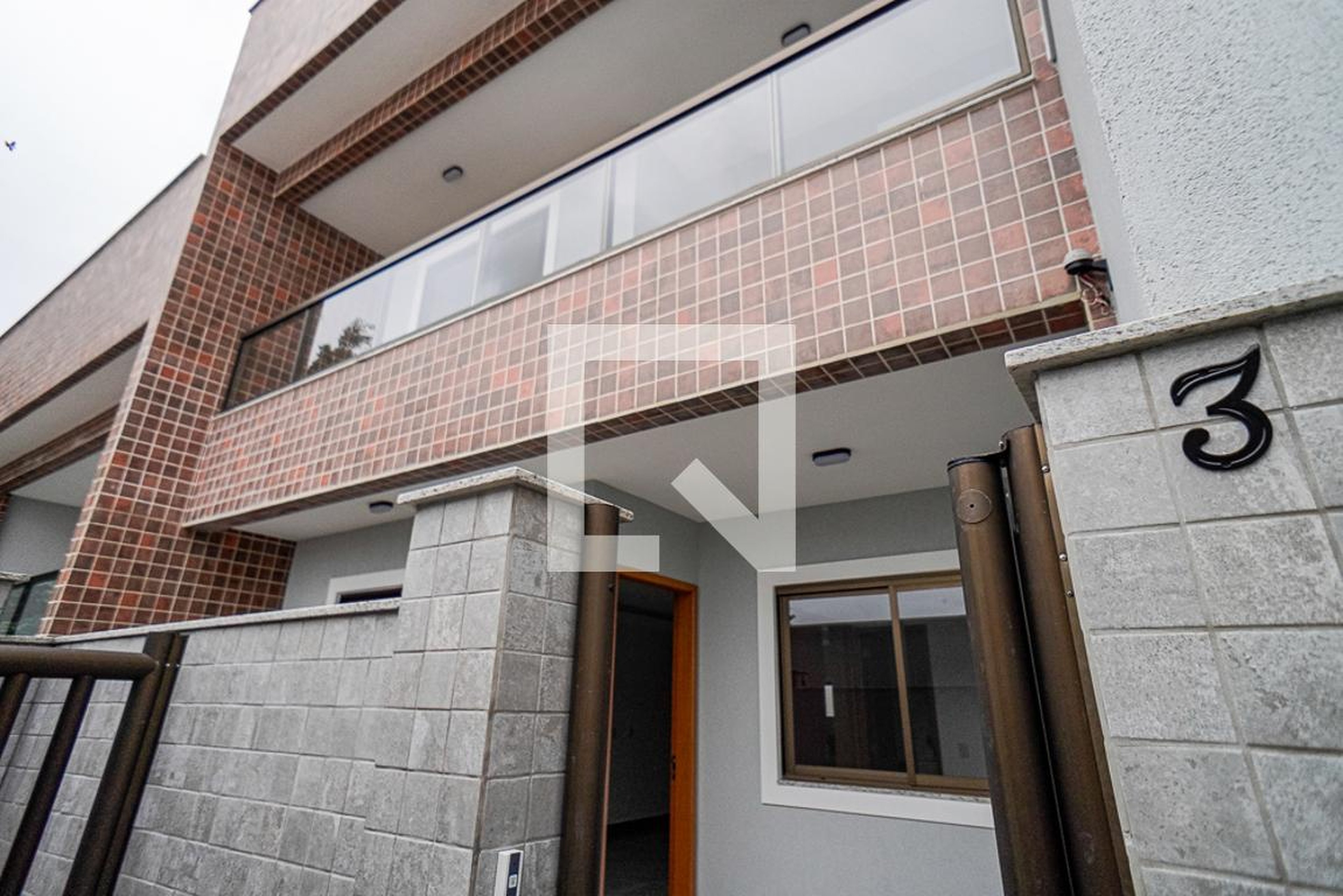 Fachada Condomínio em Rua Vilar Corrêa, 45