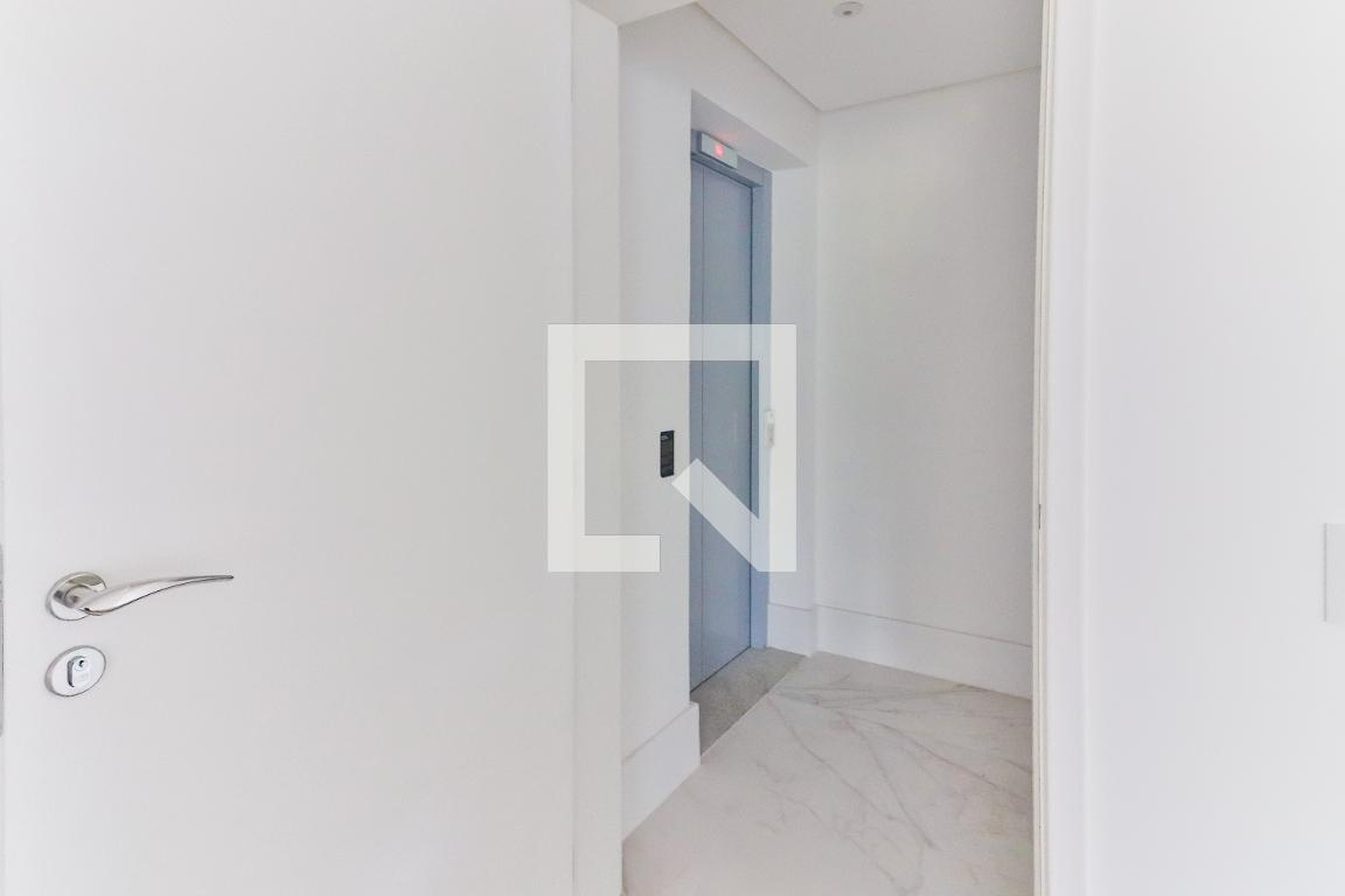 Hall Social - Sky Line Jockey