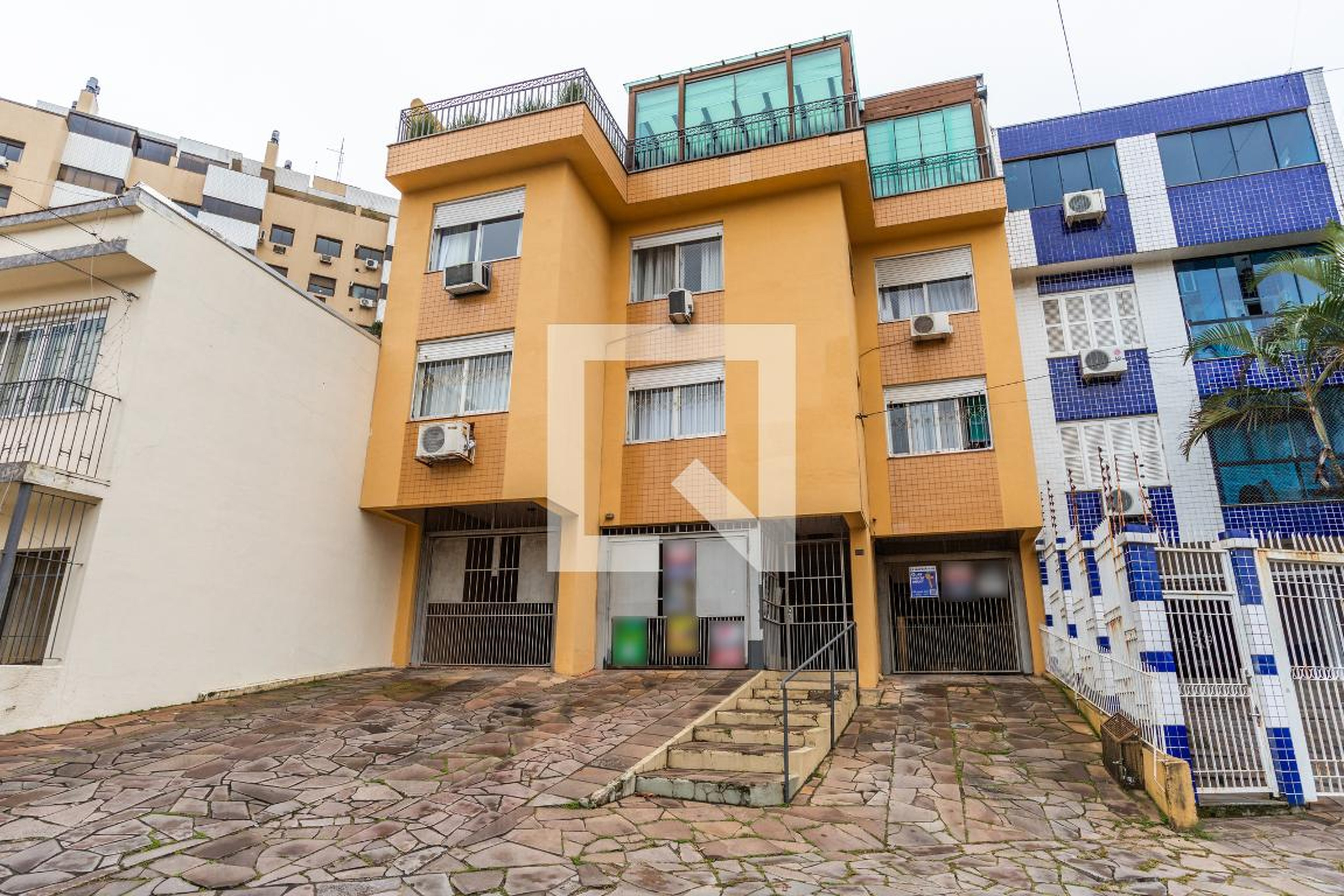 Fachada Condomínio em Avenida Assis Brasil, 420