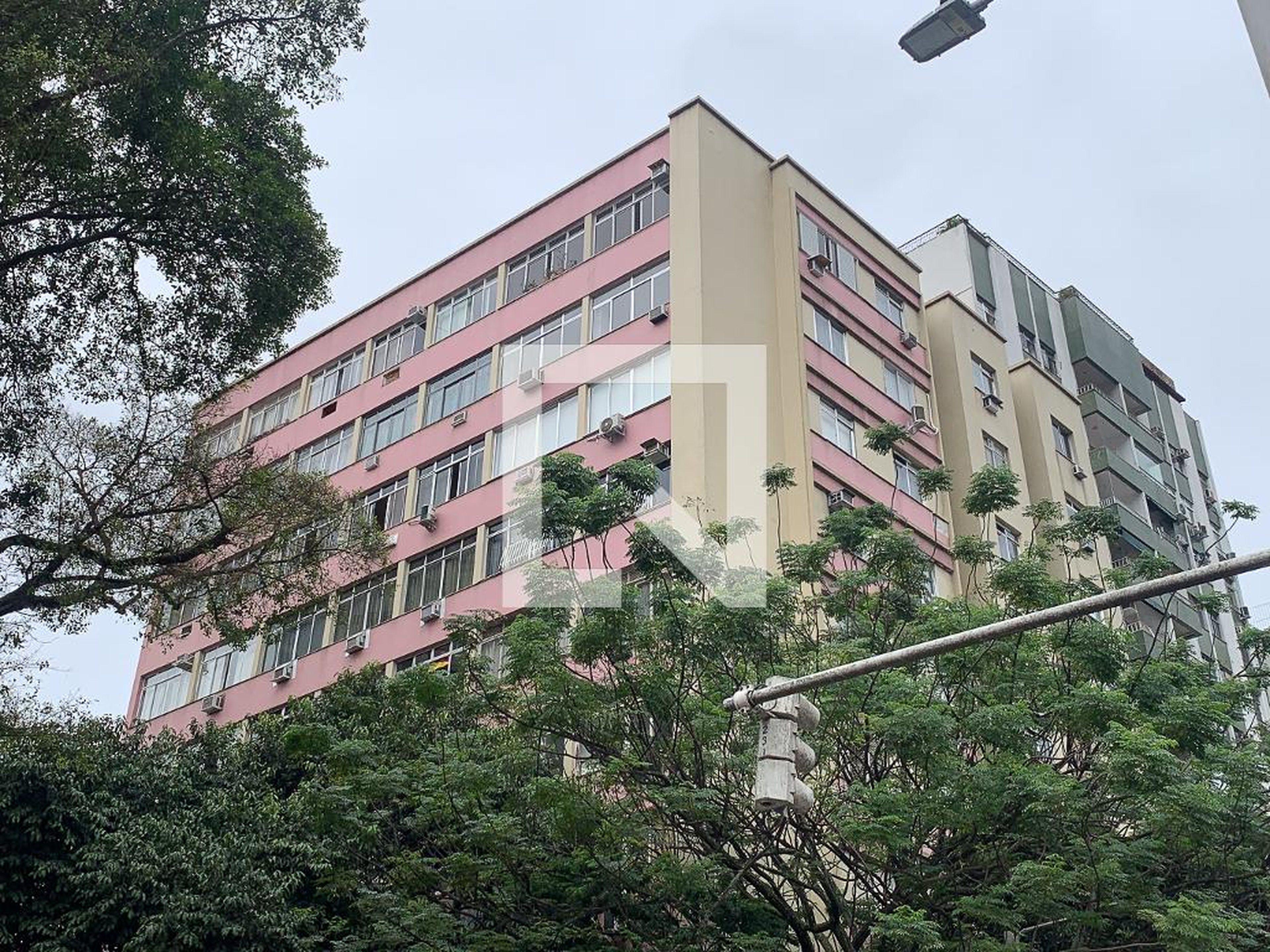 Fachada do Prédio Condomínio Charme