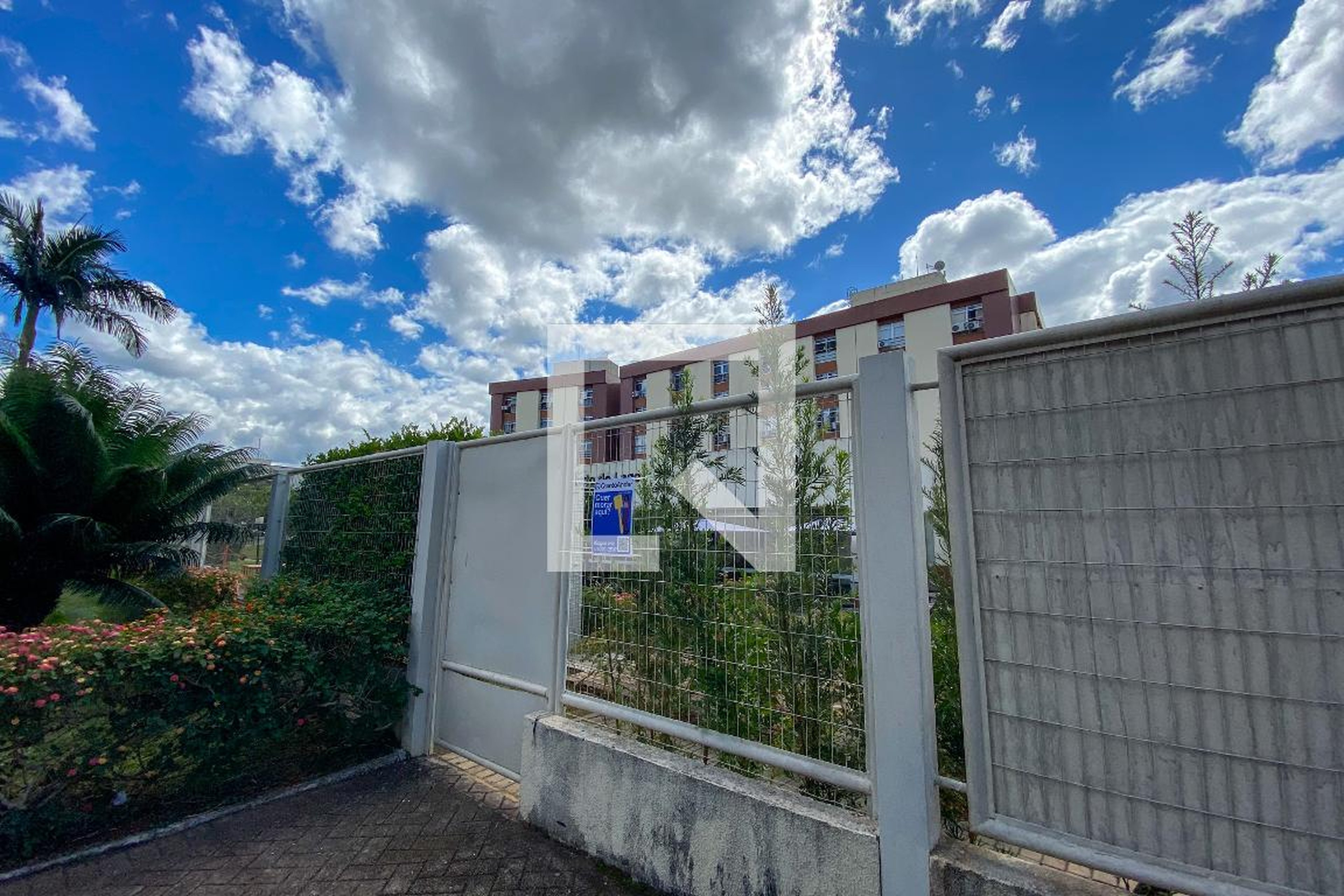 Fachada Condomínio em Shin Ca 9, 13