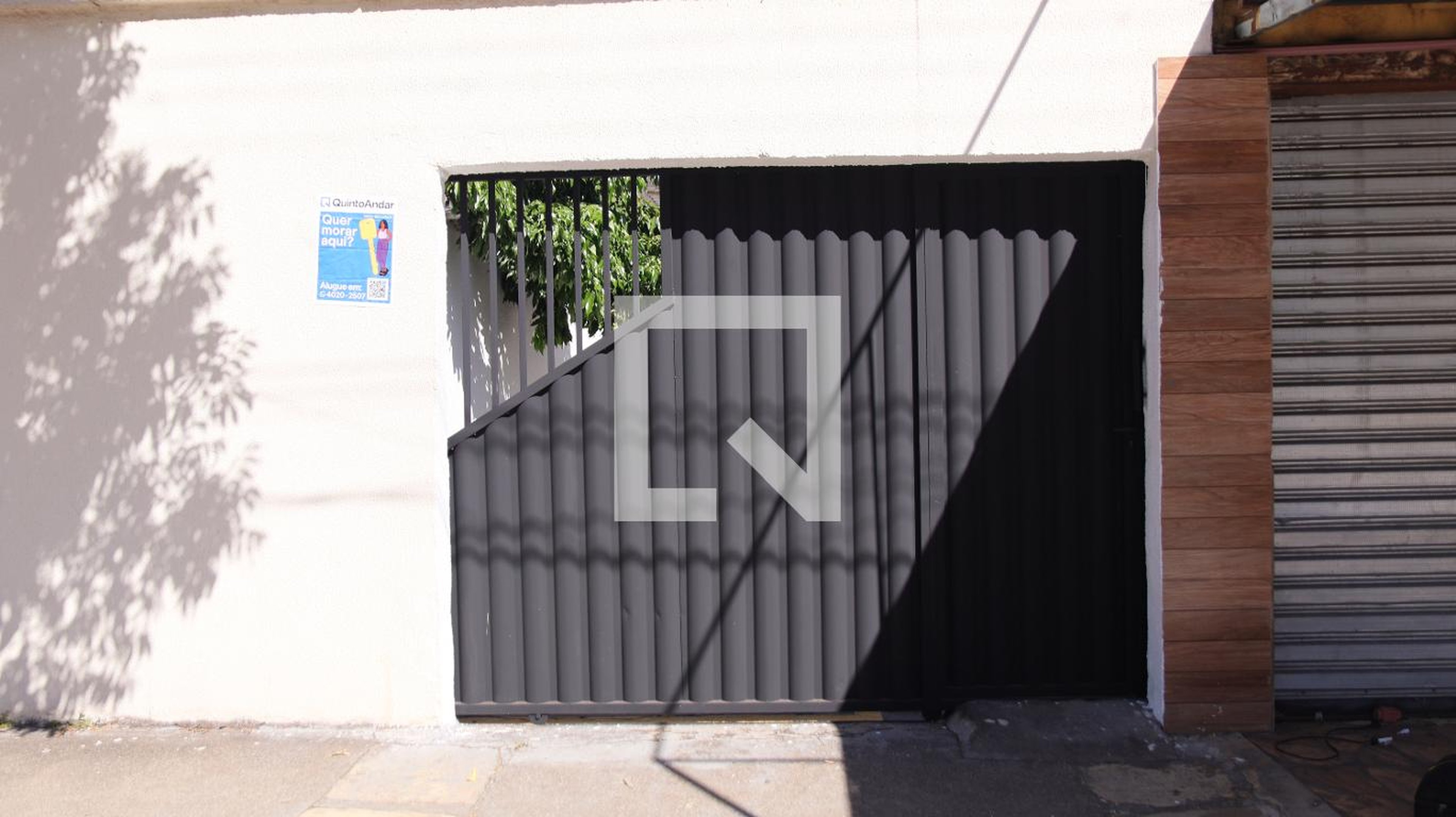 Fachada Condomínio em Avenida Doutor Irany Alves Ferreira, 153