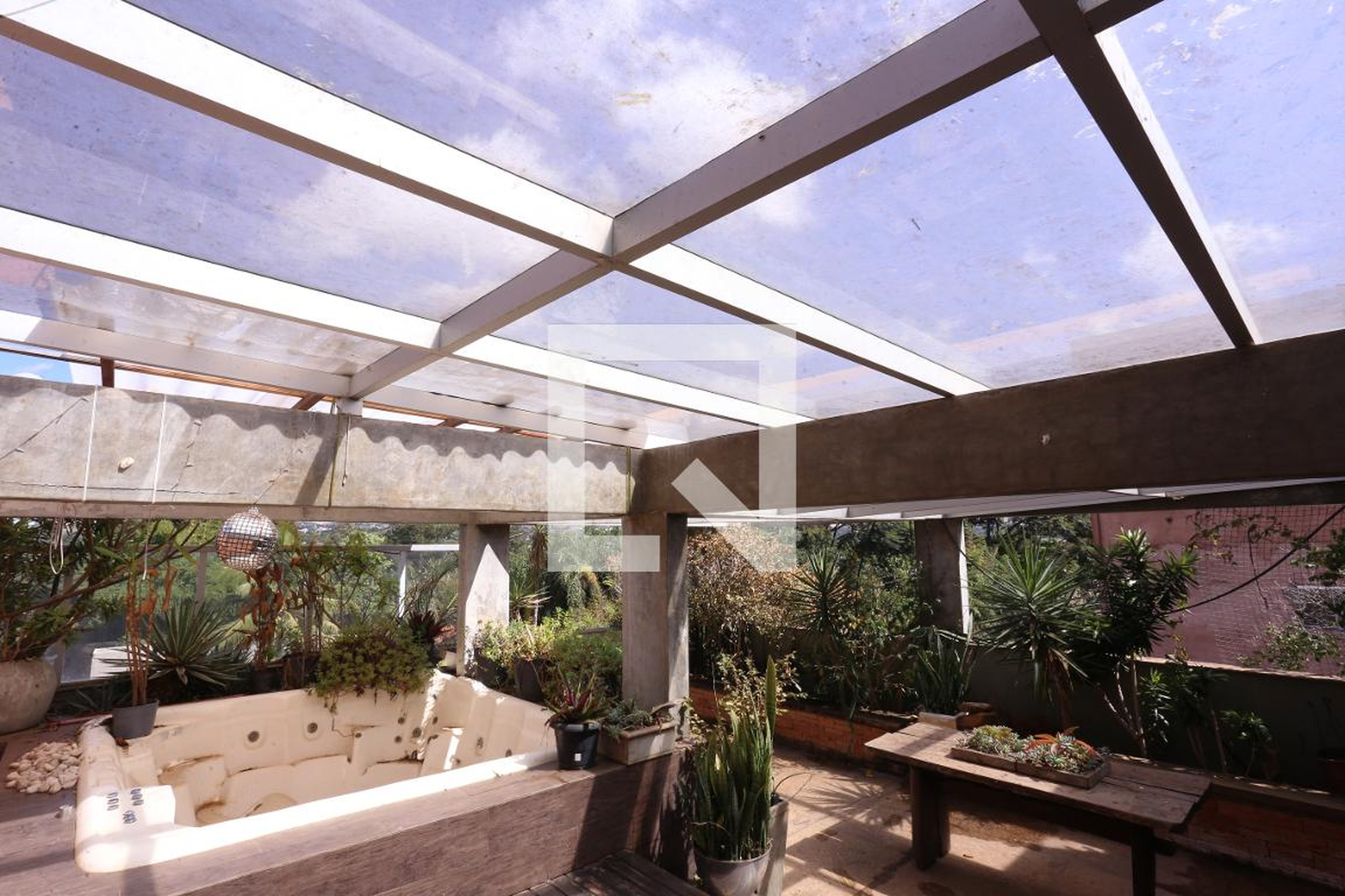 Área externa - Rua 24