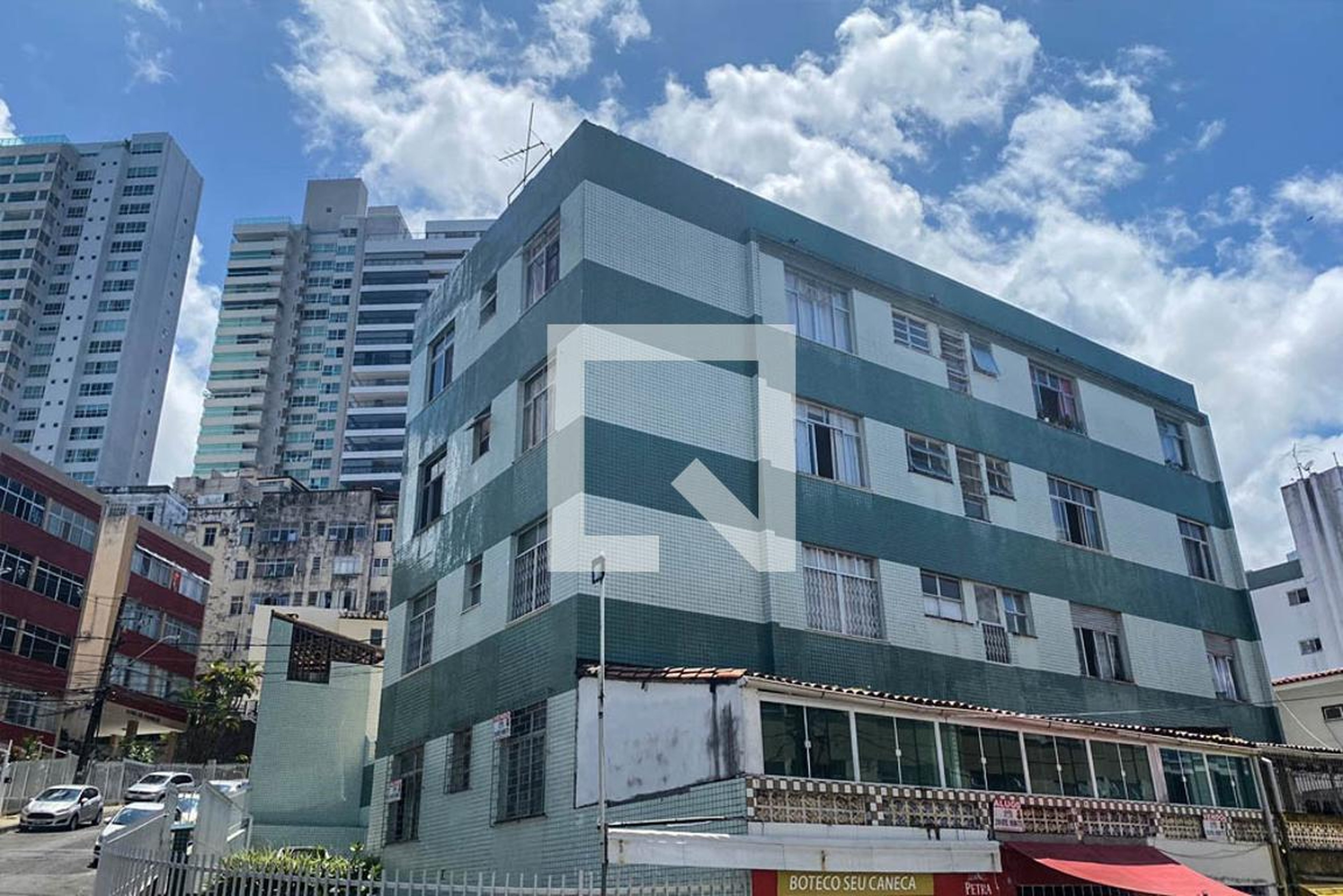 Fachada Condomínio em Rua Tenente Pires Ferreira, 727