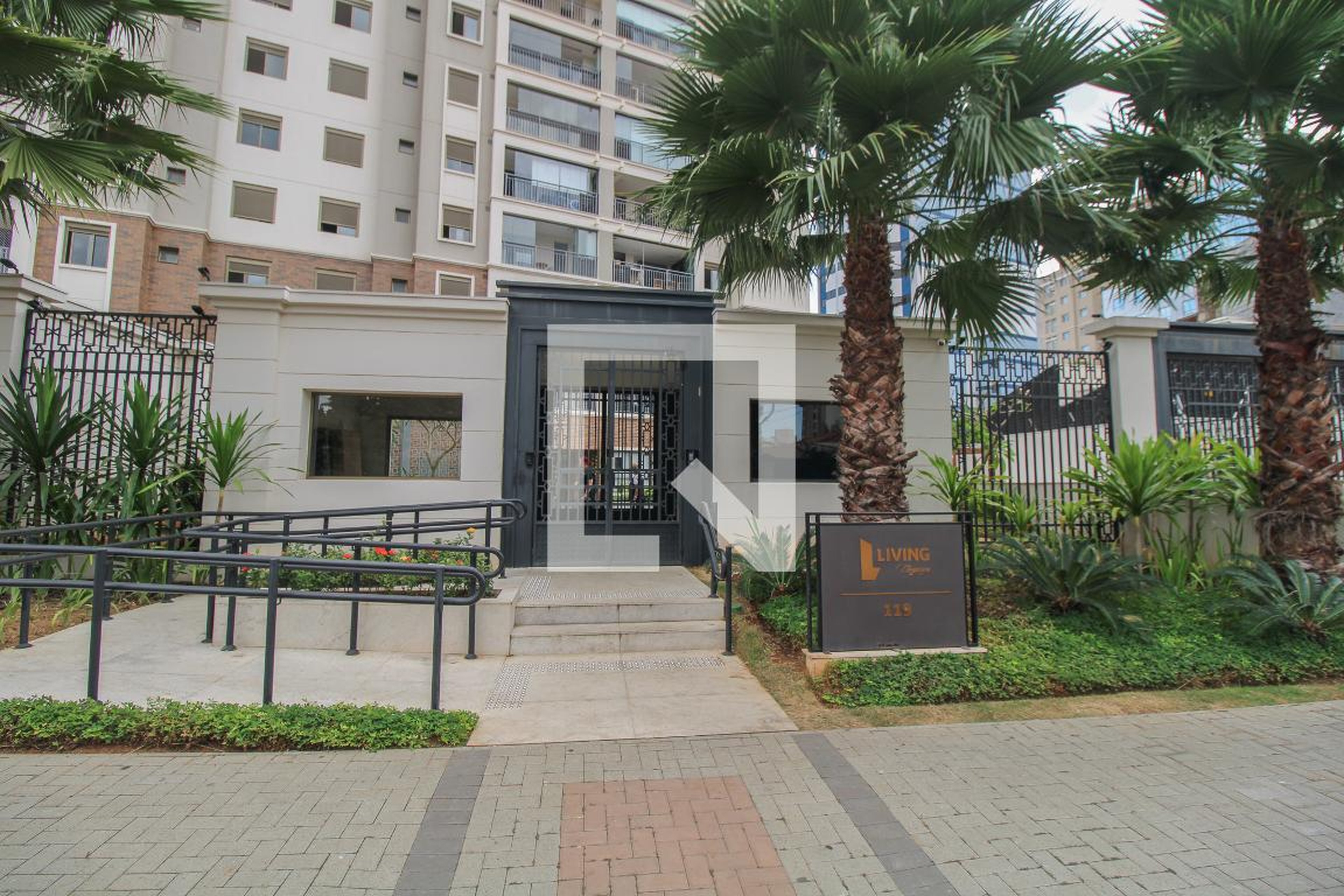 Fachada do condomínio Condomínio Living Elegance