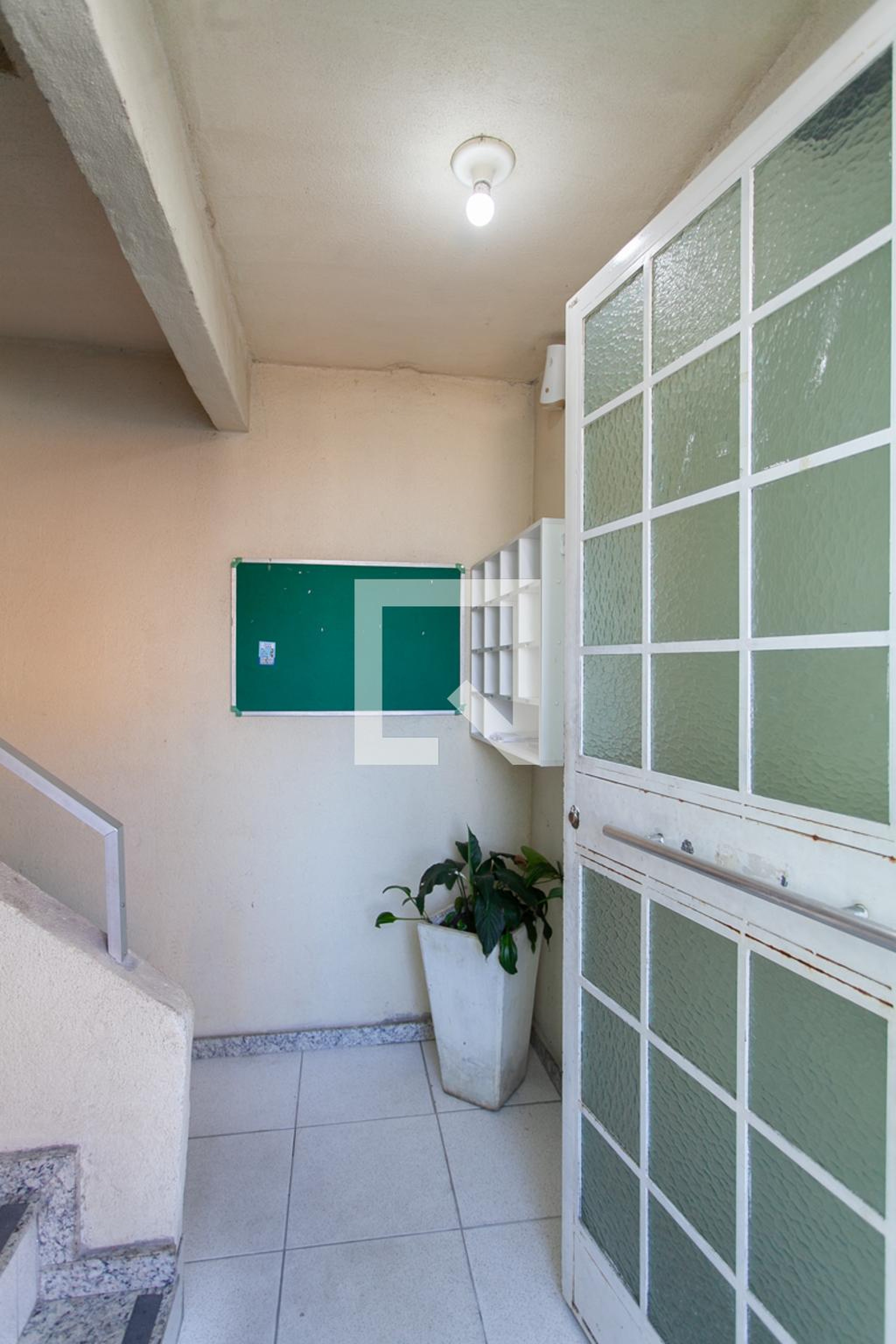 Hall de entrada Condomínio em Rua Eutália Engrácia de Almeida, 290