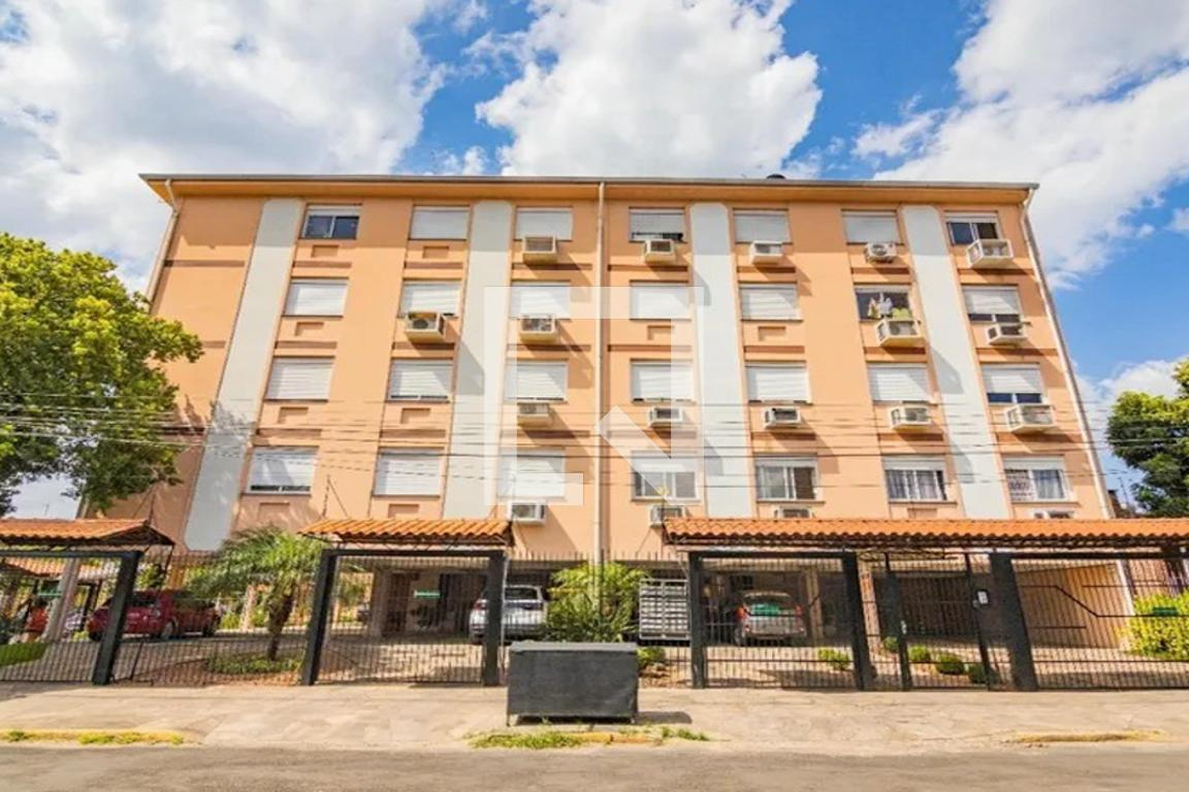 Fachada Condomínio em Rua Dom Pedro I, 35