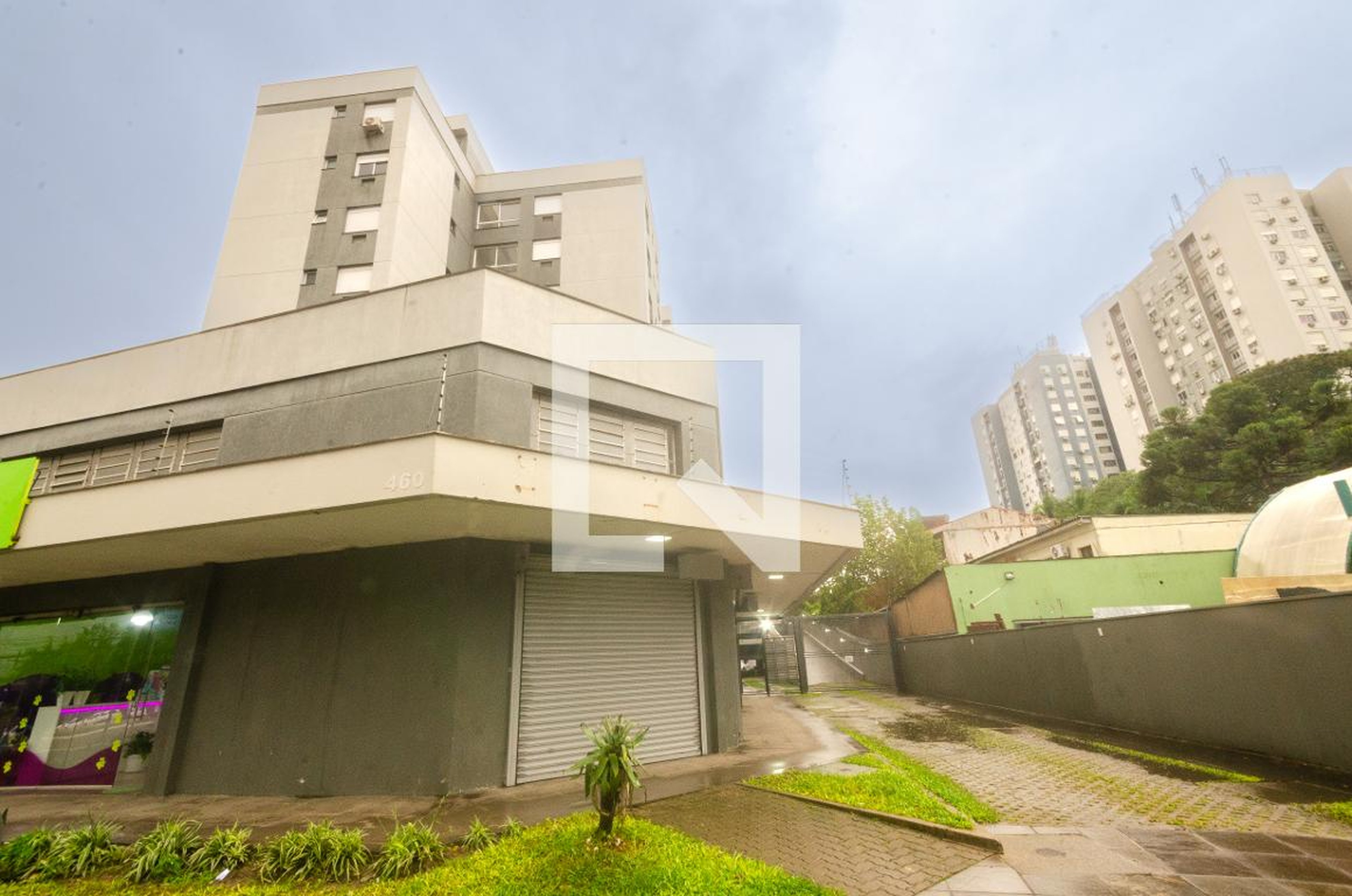 Fachada do Prédio Condomínio em Rua Doutor Campos Velho, 460