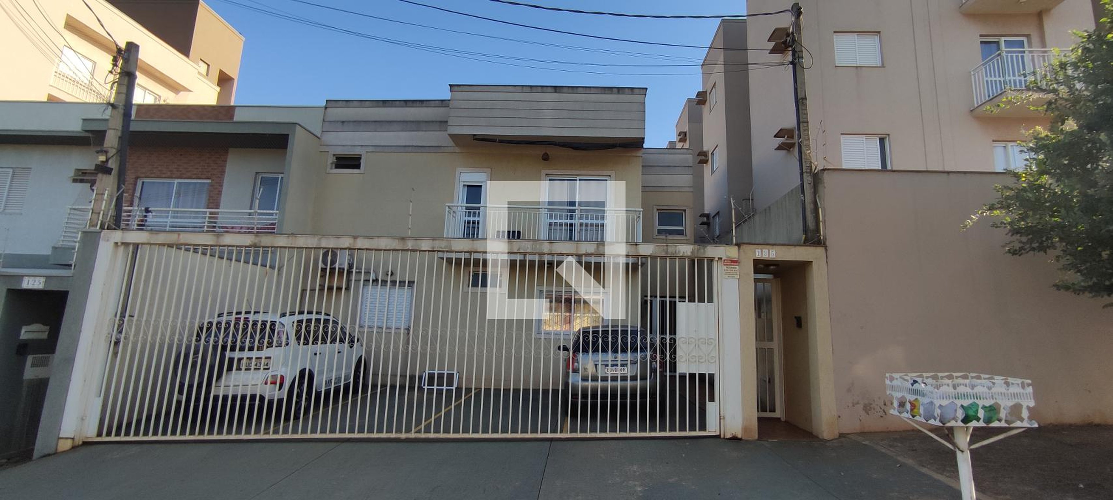 Fachada Condomínio em Rua Pedro Antônio Luiz, 135