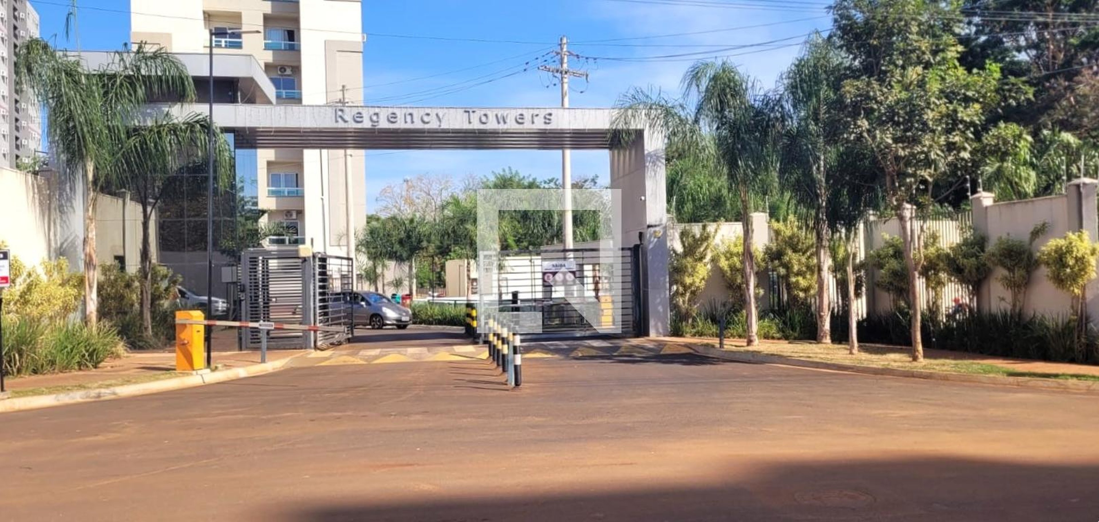 Fachada Condomínio Regency Towers