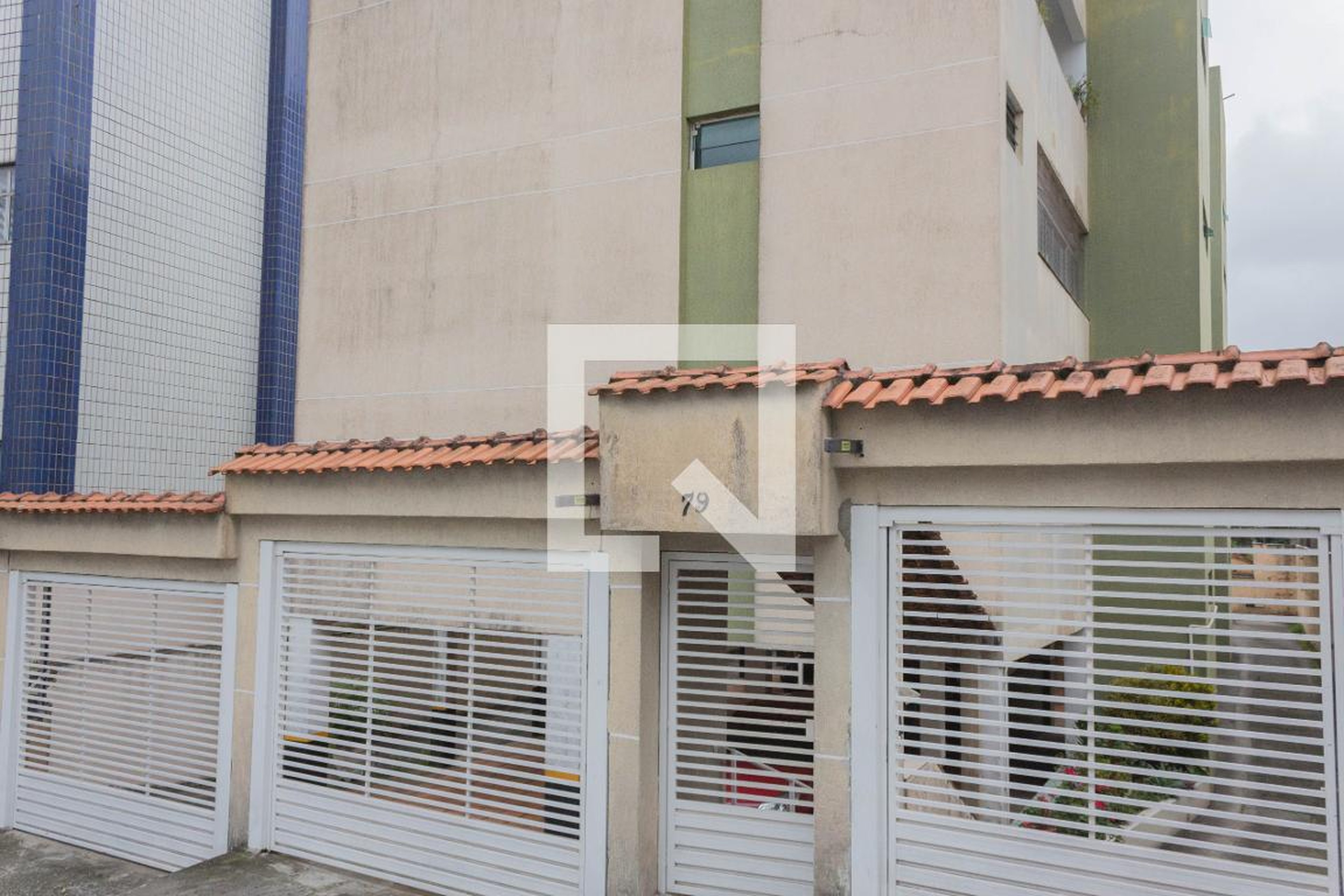 Fachada Condomínio em Rua Sarmento de Beires, 79