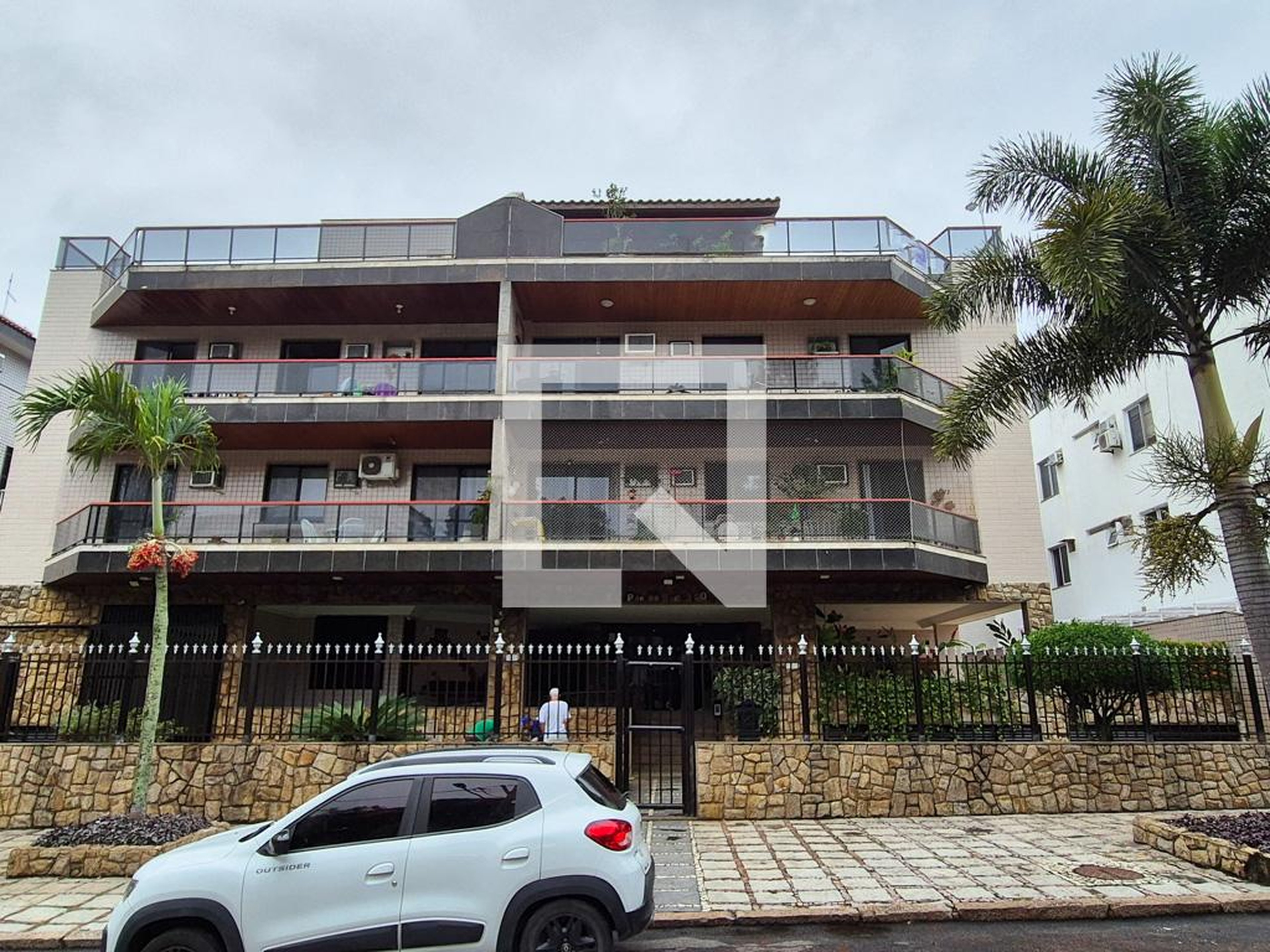 Fachada Edificio Por do Sol