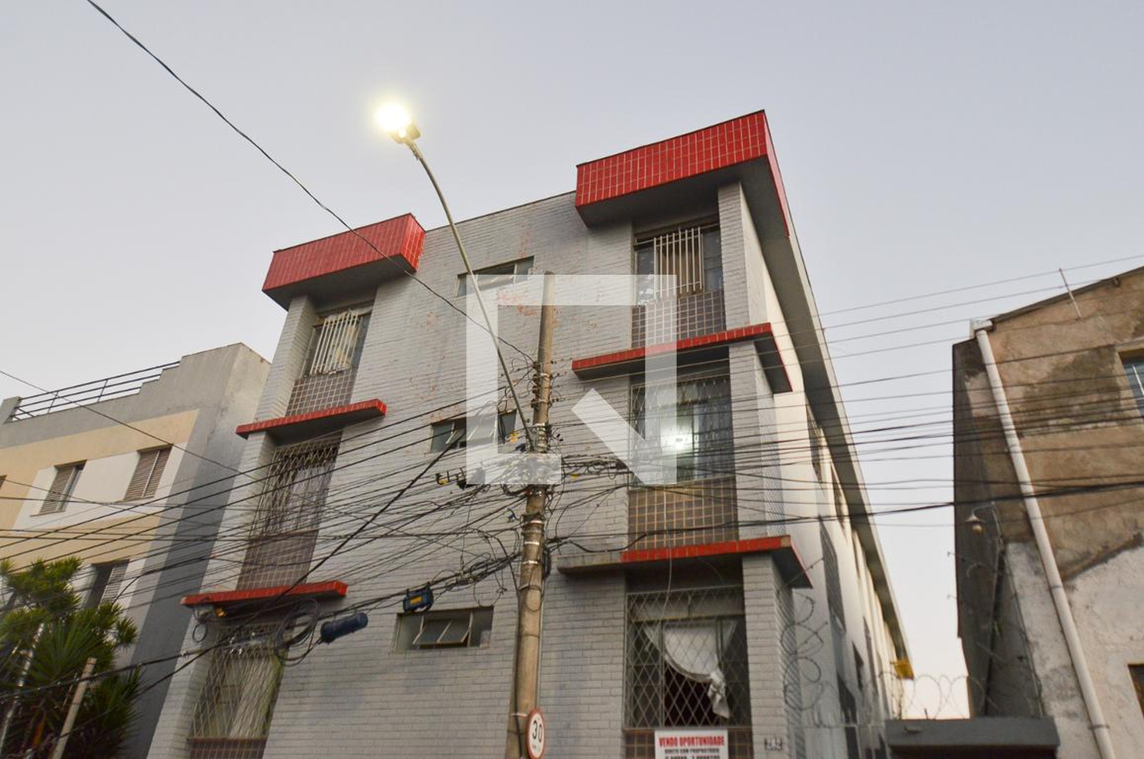 Fachada Condomínio em Rua Célio de Castro, 272