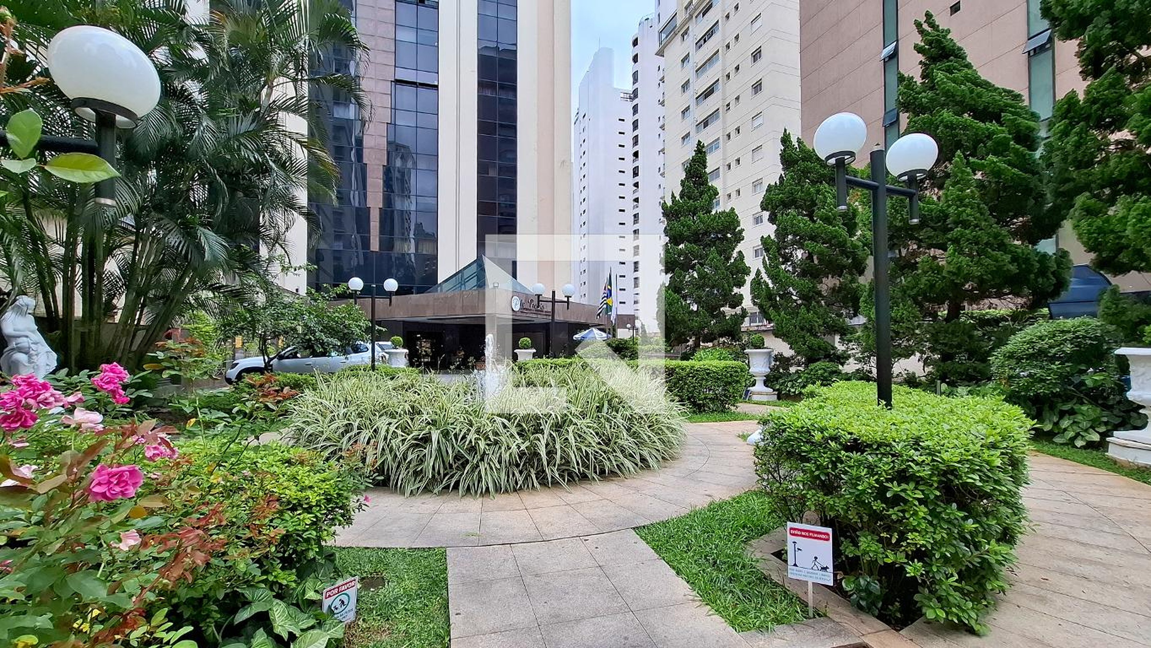 Entrada do Prédio - Le Premier Apartamentos