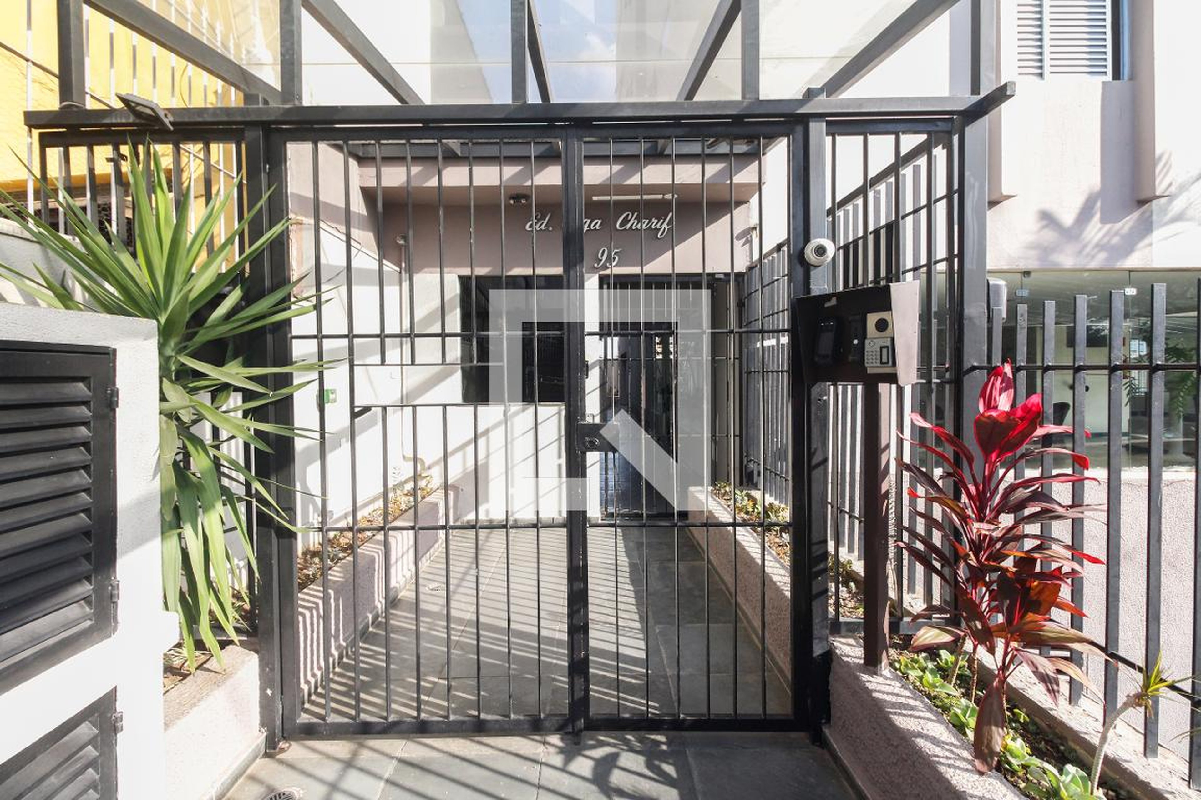 Condomínio - Olga Charif