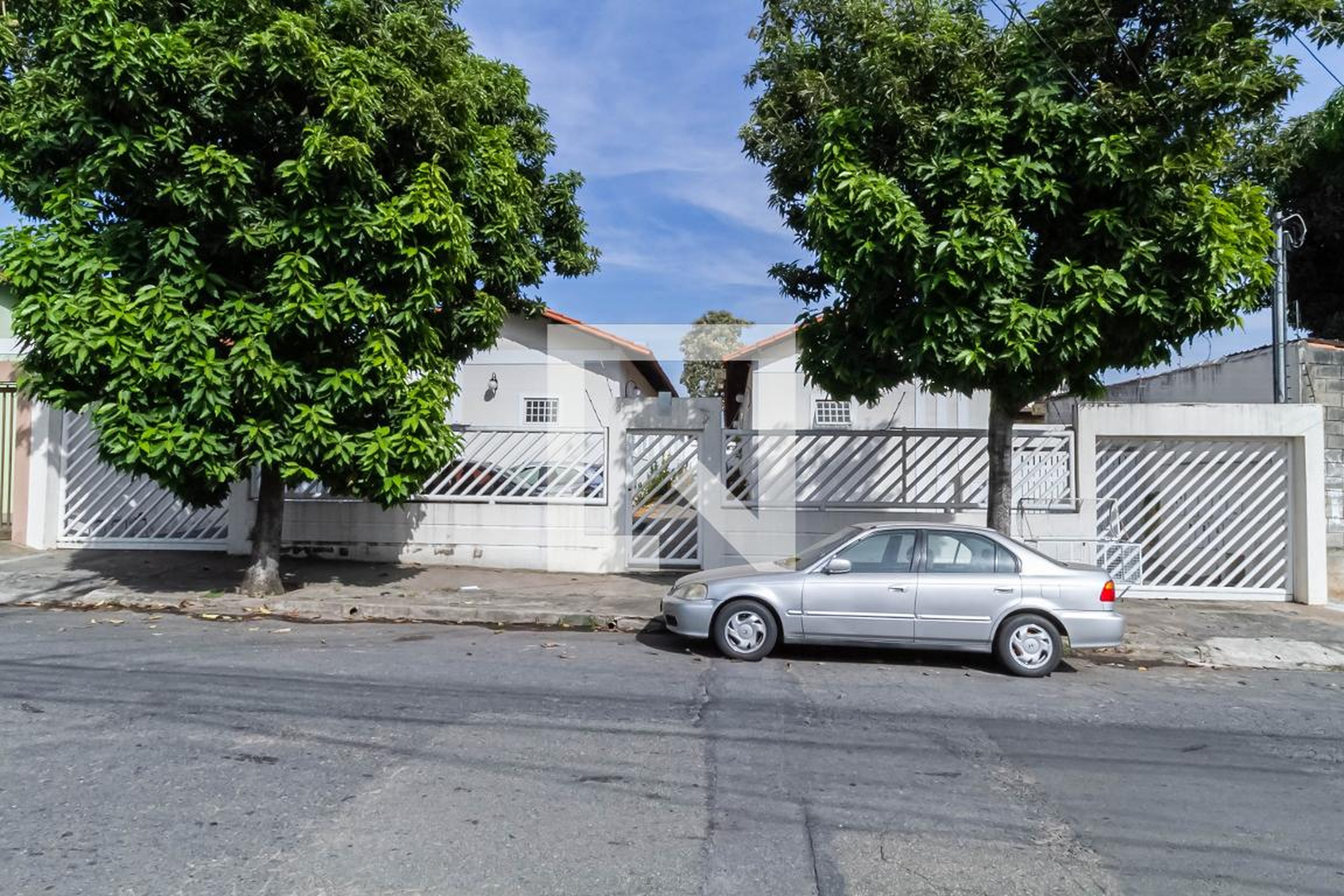 Fachada do Condomínio Condomínio em Rua Carlos Sá, 661