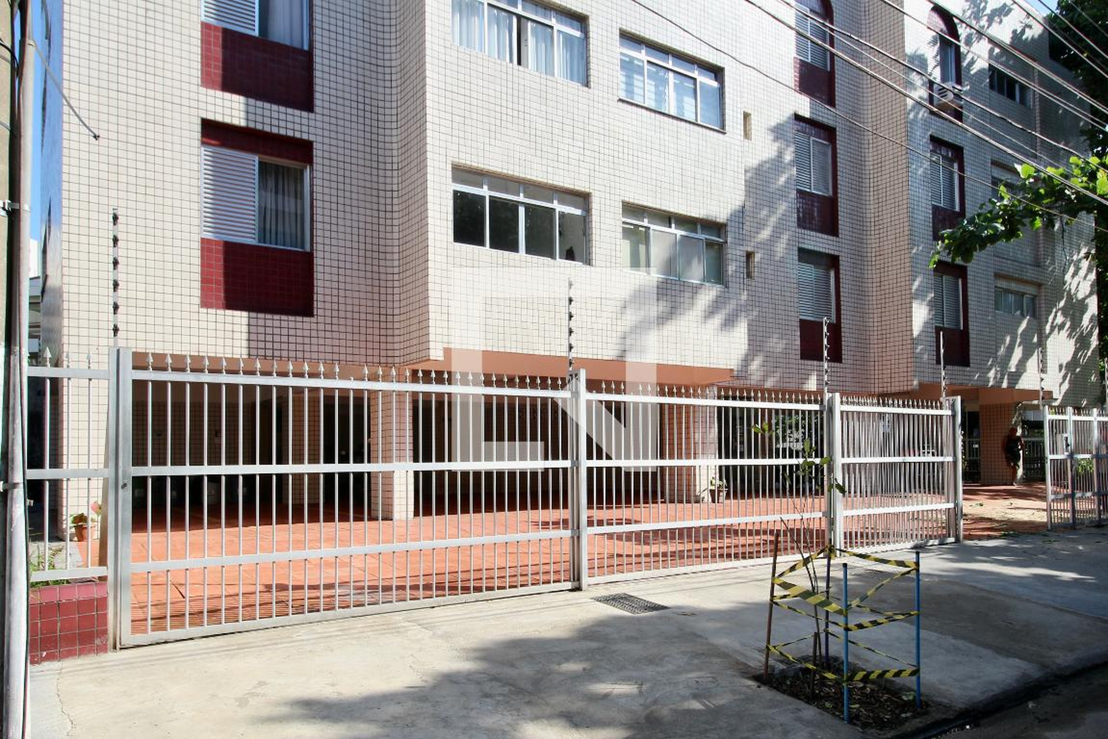 Fachada Condomínio em Rua Jorge Chaddad, 105