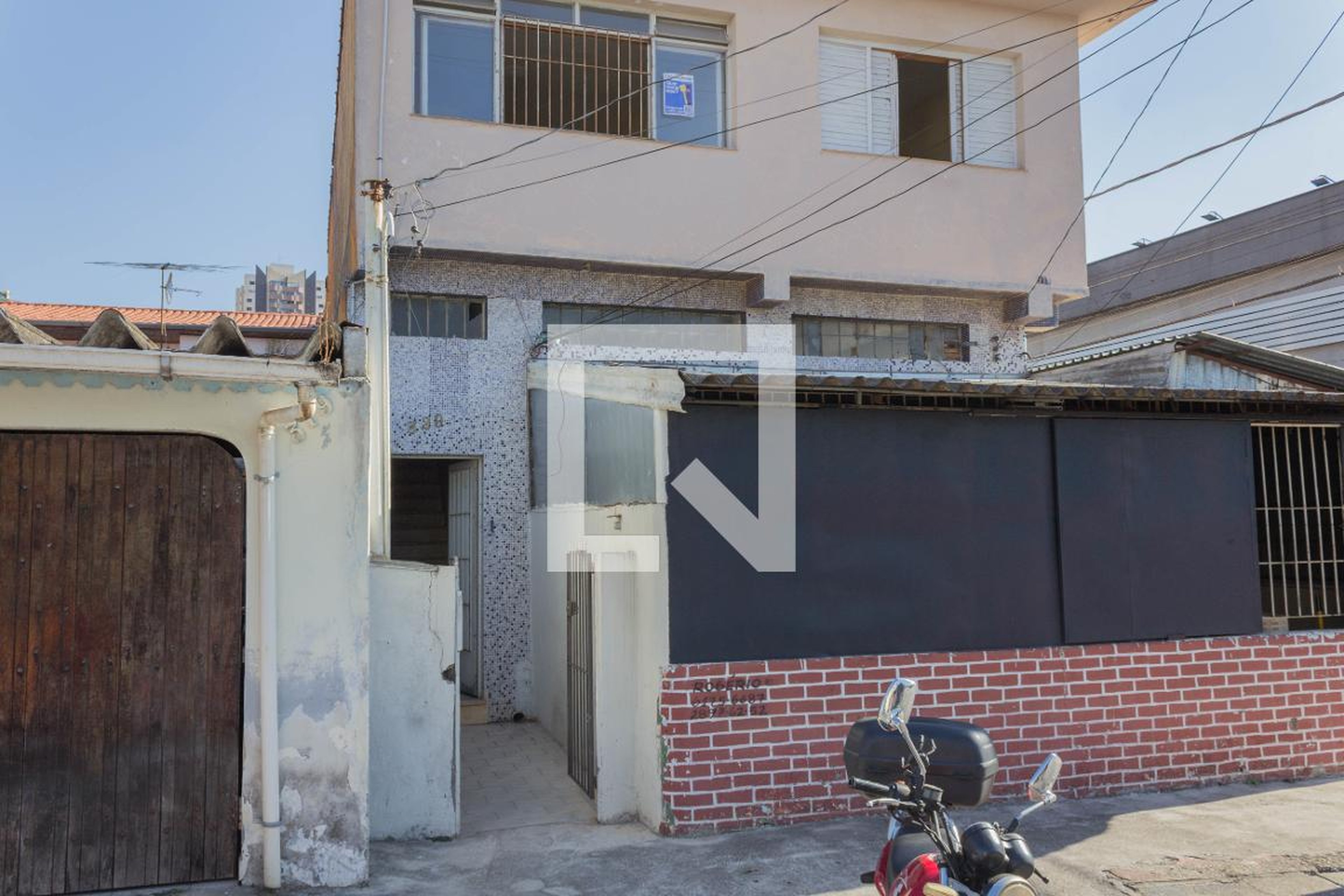 Fachada Condomínio em Rua Votorantim, 327