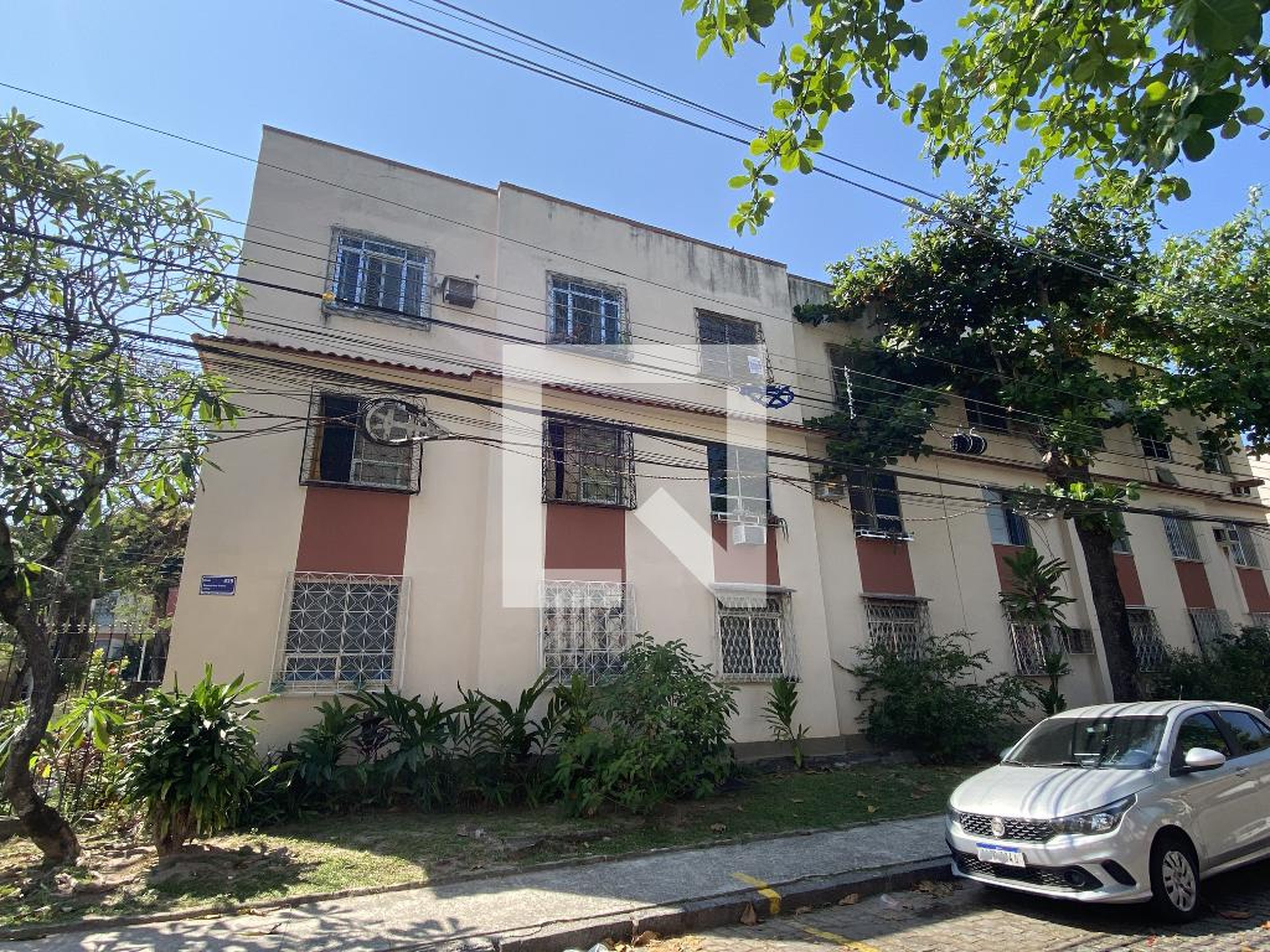 Fachada Condomínio em Rua Castorina Faria Lima, 425