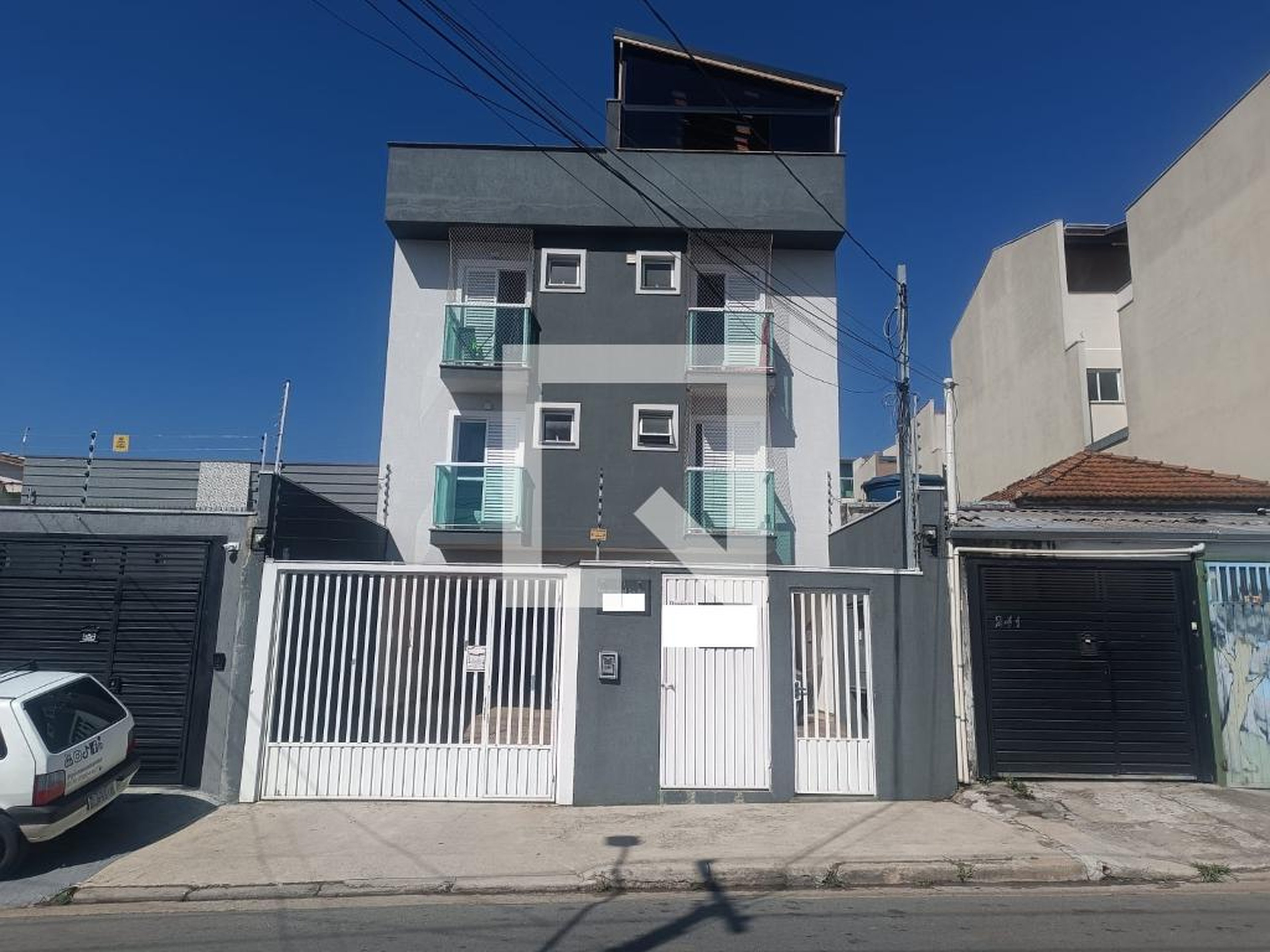 Fachada Condomínio em Rua Odete, 233