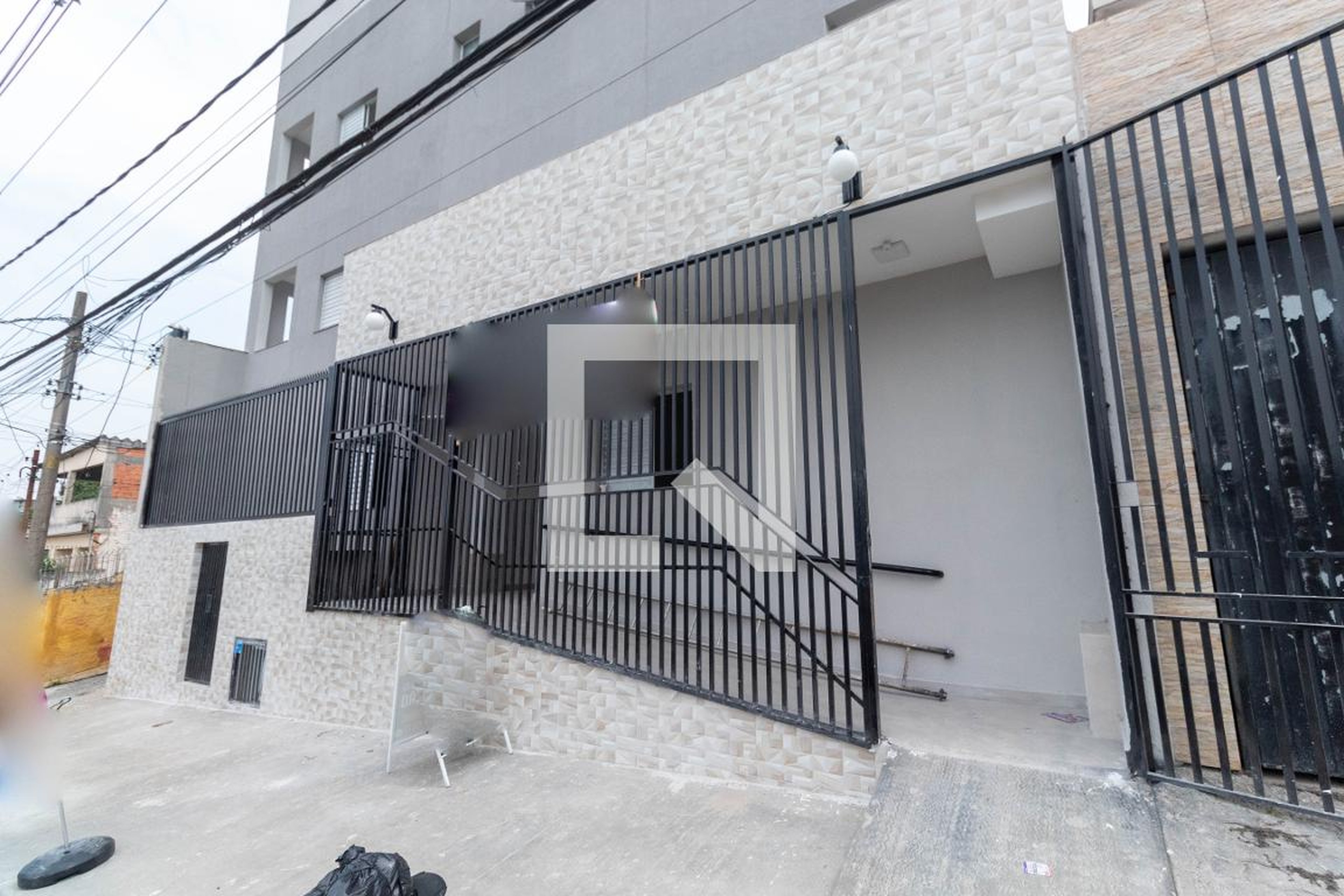 Fachada do Prédio Condomínio em Rua Guira, 22