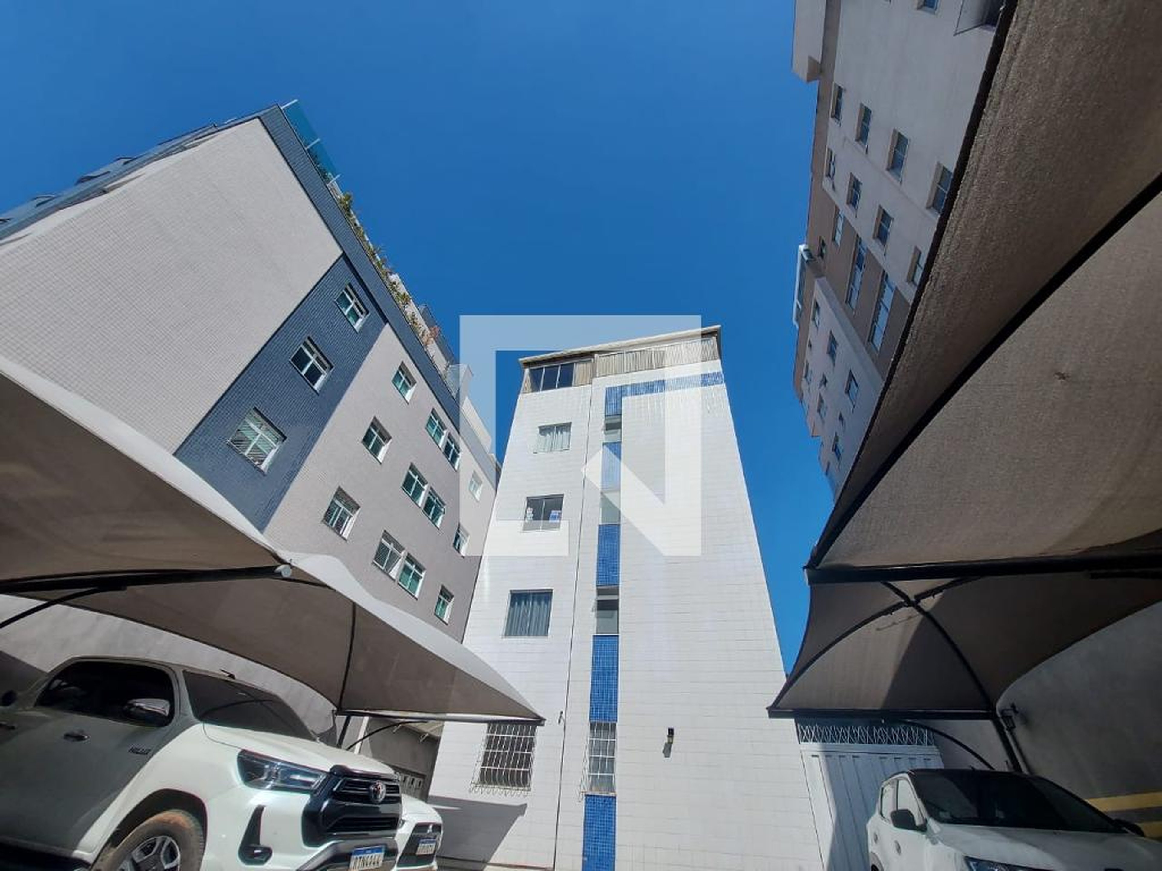 Fachada Condomínio em Alameda dos Cisnes, 407