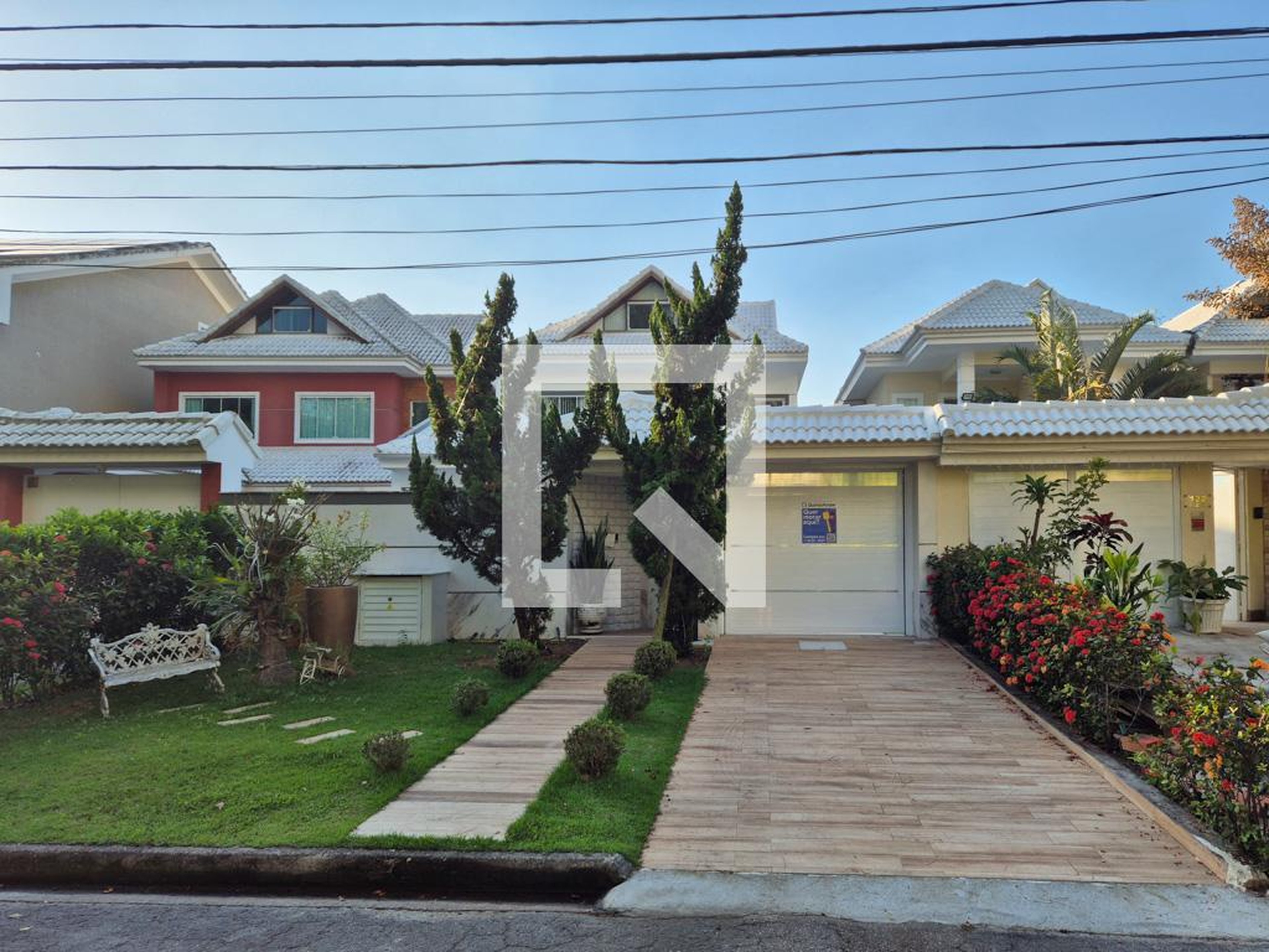 Fachada Condomínio em Rua Wolmer da Silveira Neto, 142