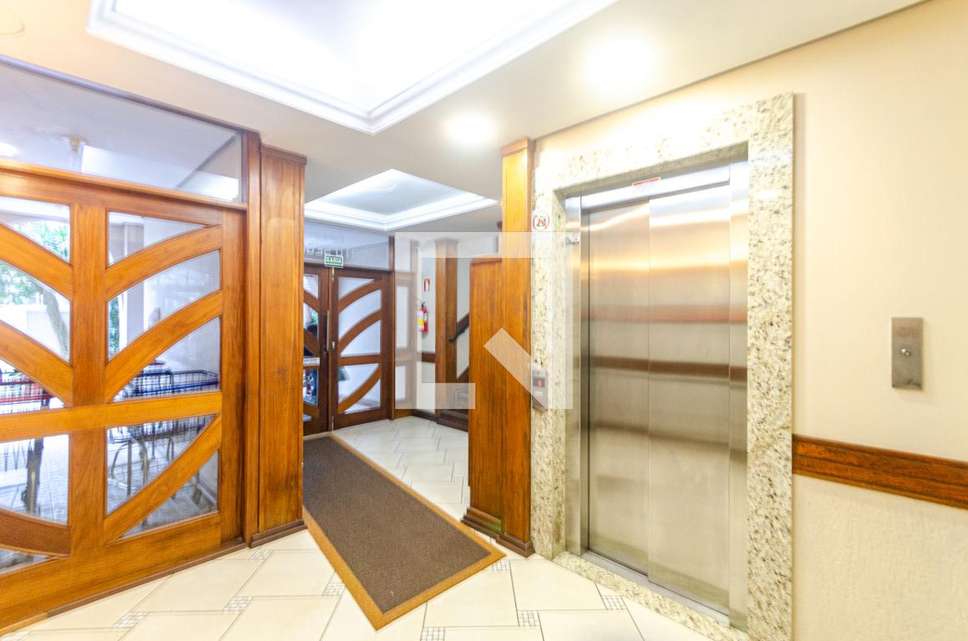 Elevador - Edifício Porto Seguro 1