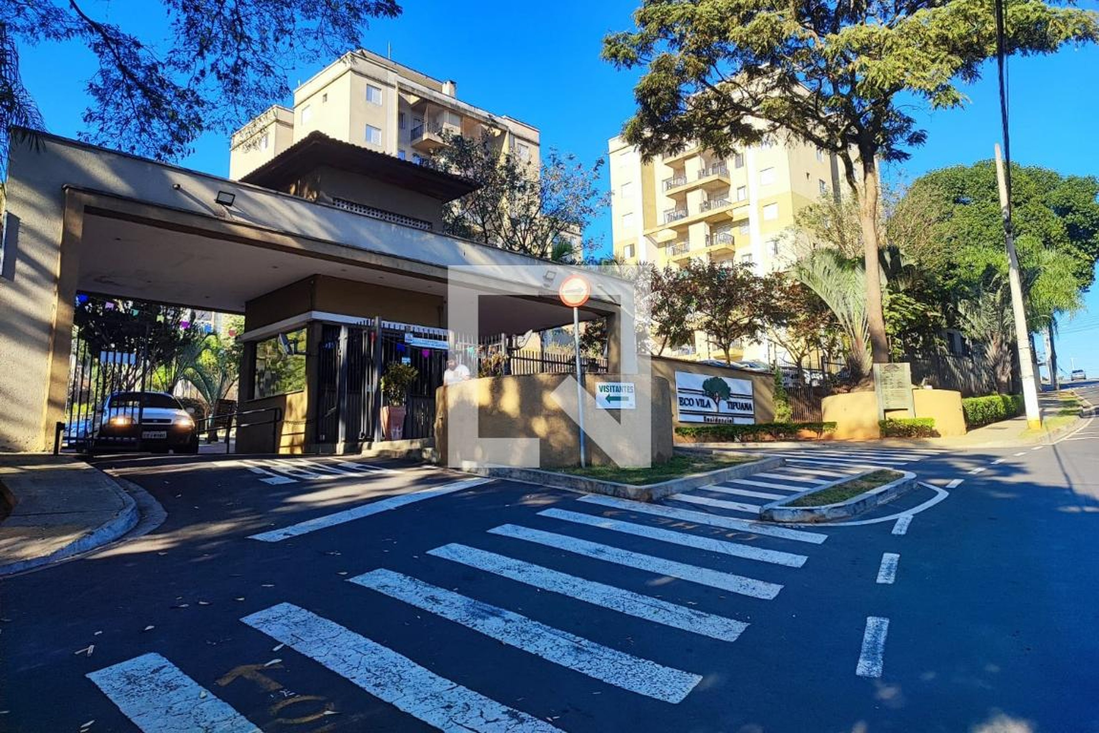 Fachada do Condomínio Condomínio Eco Ville Tipuana