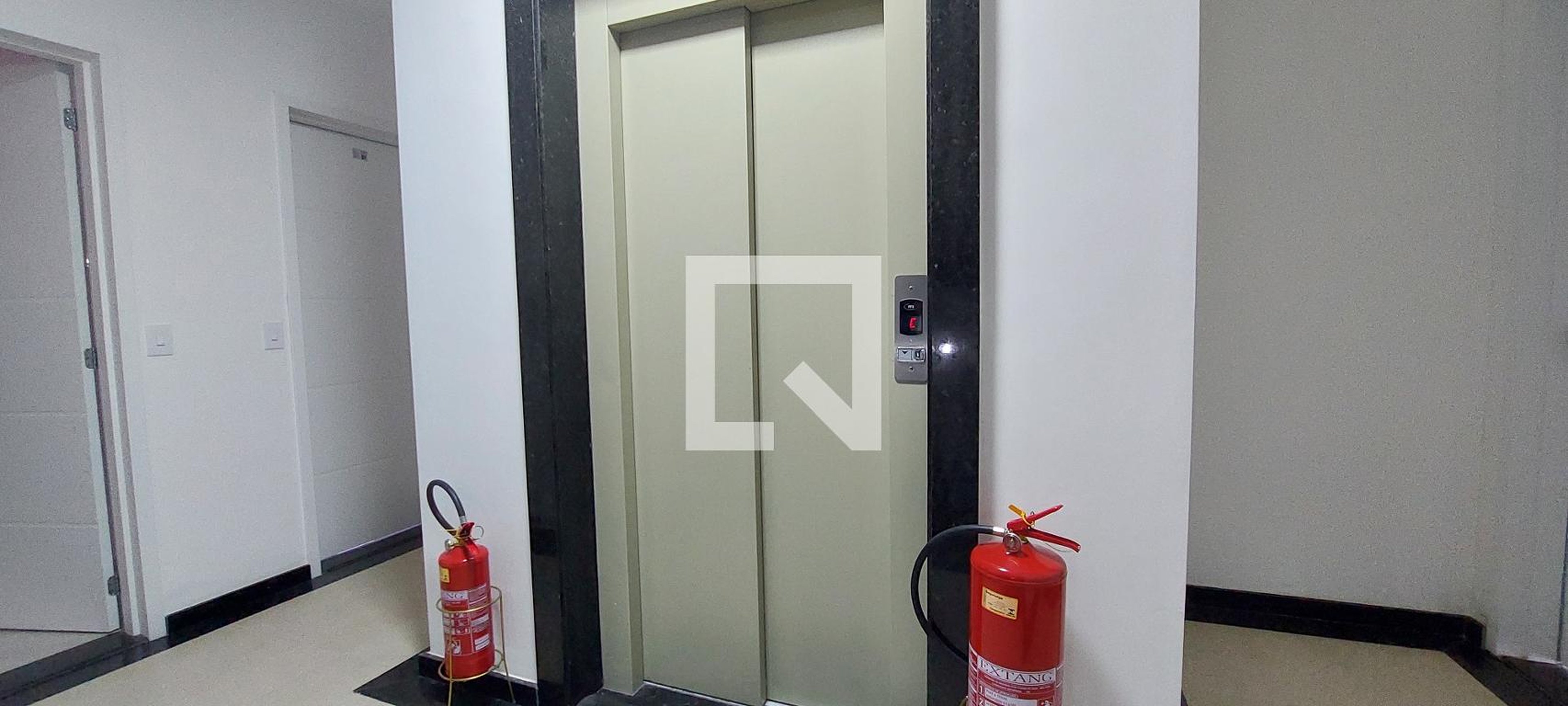 Elevador - LE Jardin Residence