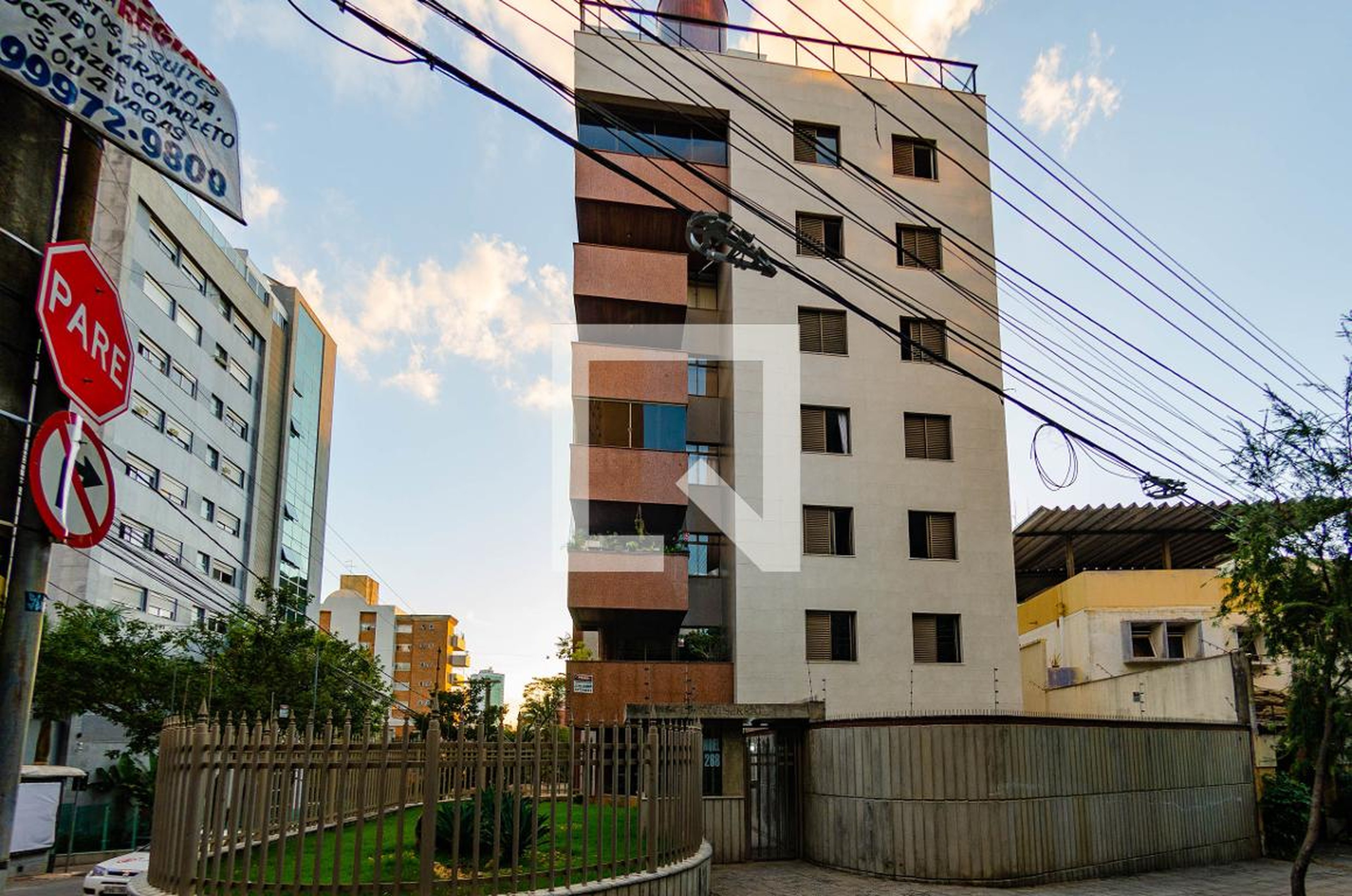 Fachada Condomínio em Rua Níquel, 268