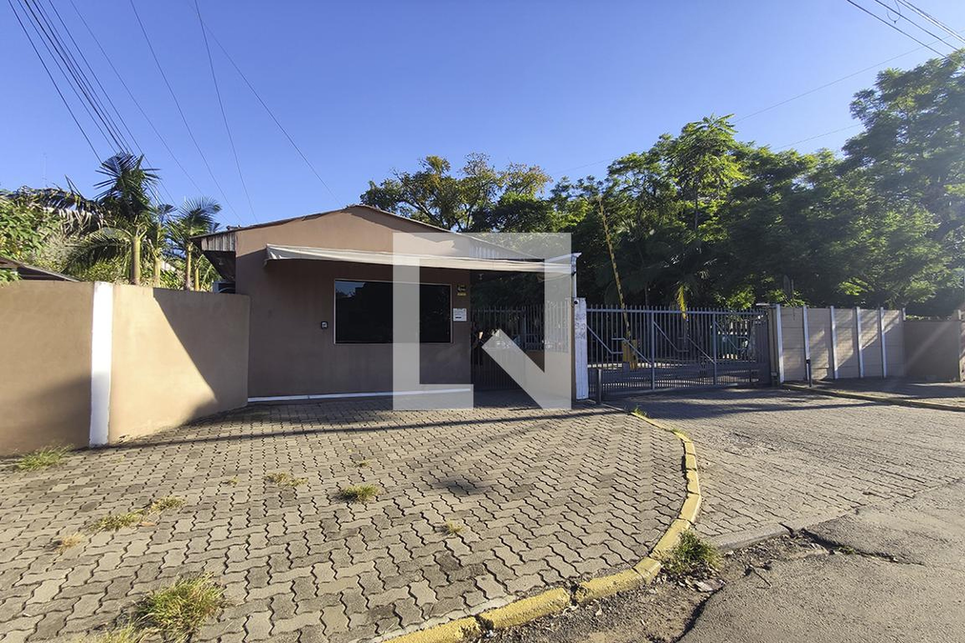 Fachada Condomínio em Rua Acapulco, 259