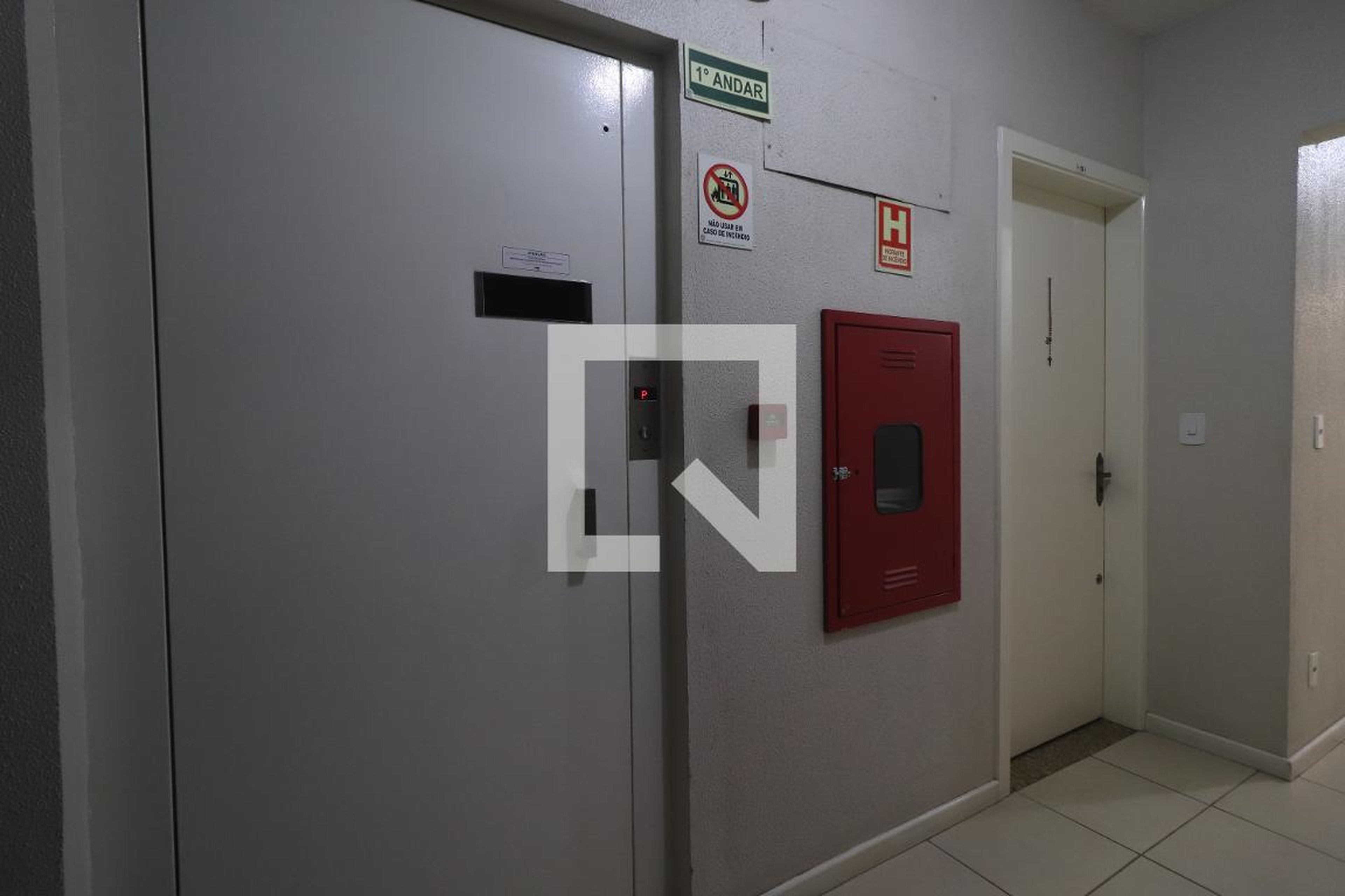 elevador - Edifício Savana