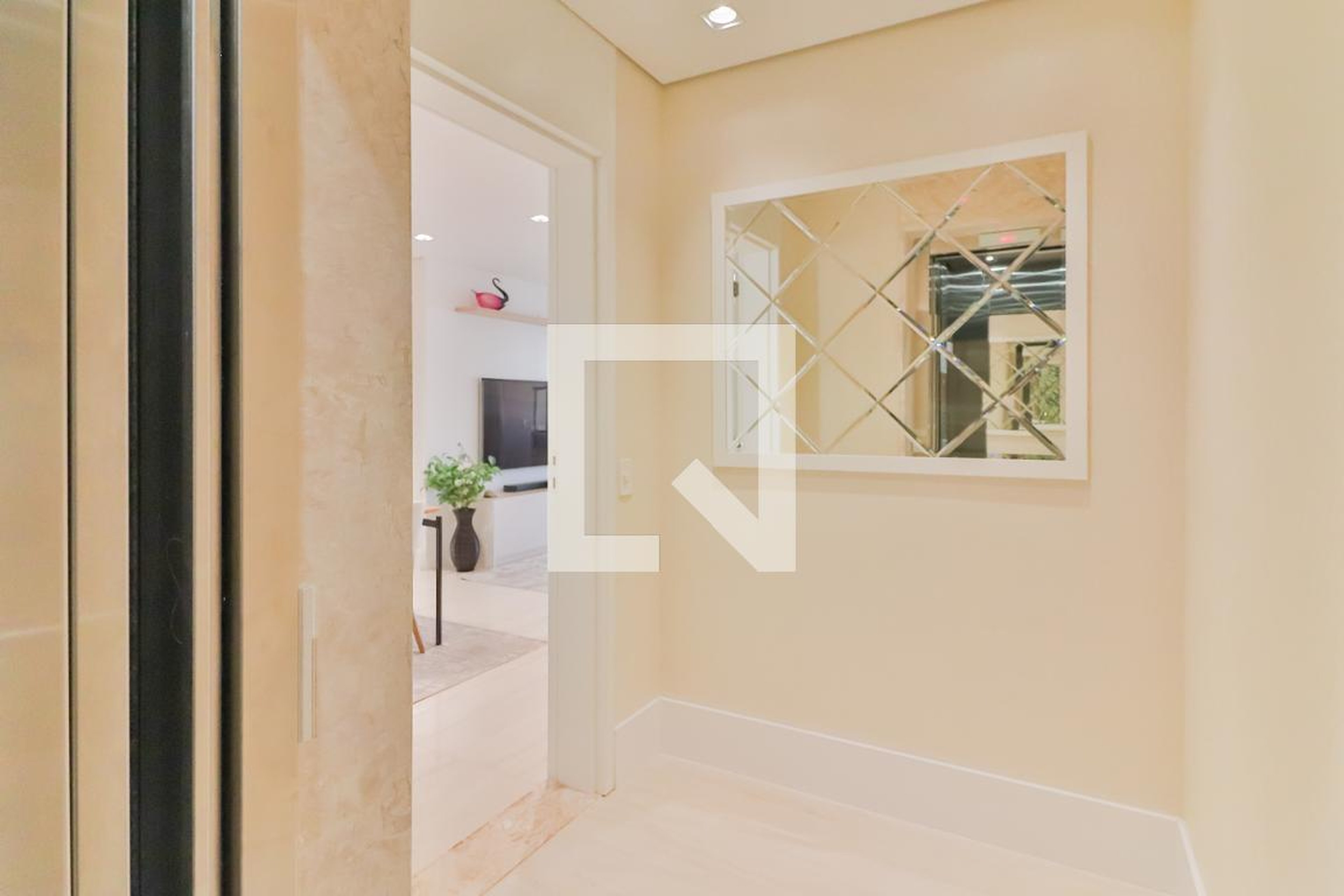 Hall Social - Glass Art by YOO | Cyrela