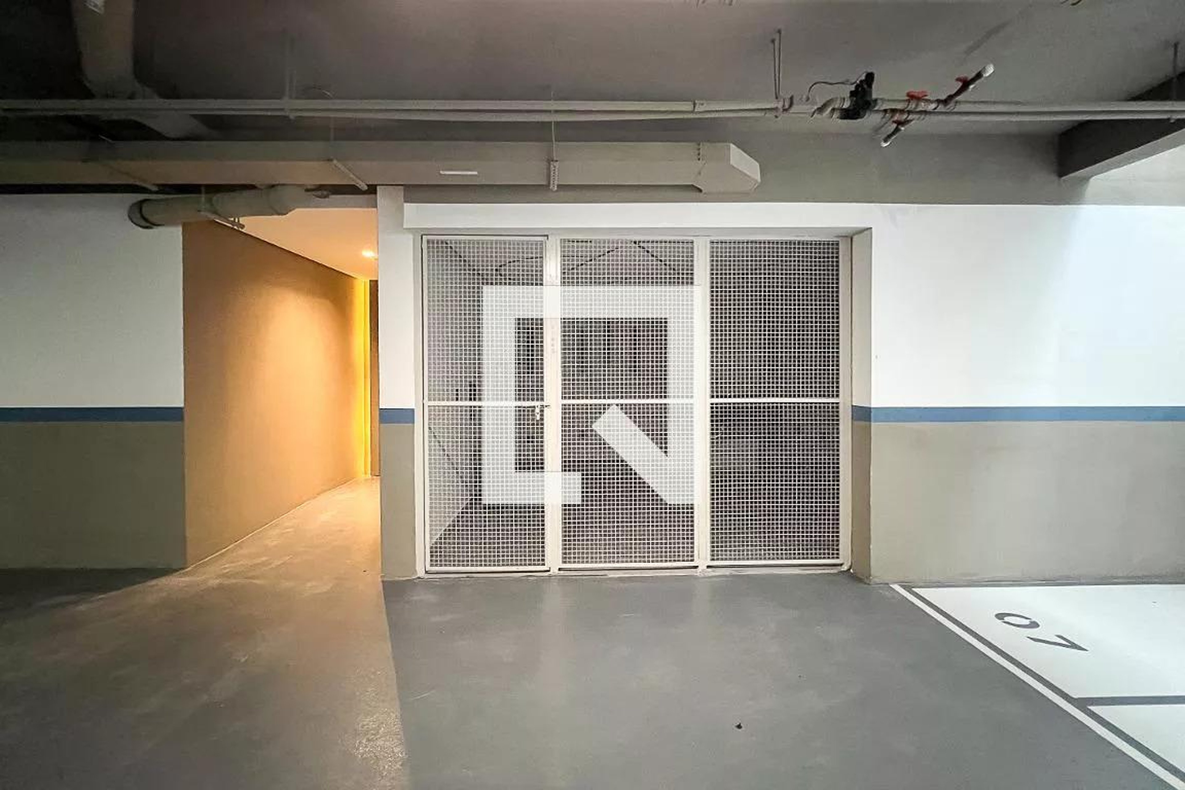 Bicicletario - Glass Art by YOO | Cyrela