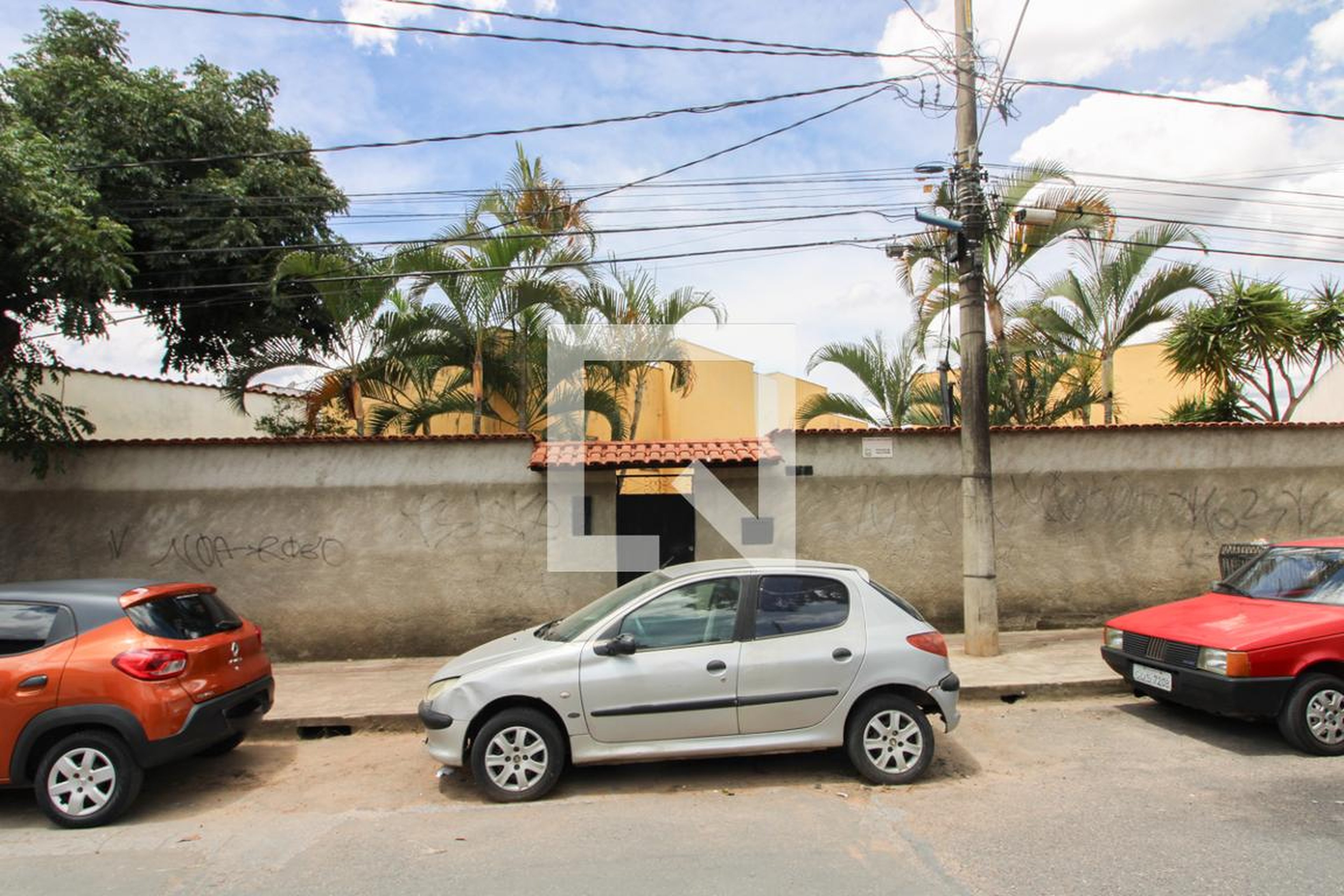 Fachada Condomínio em Rua La Paz, 71