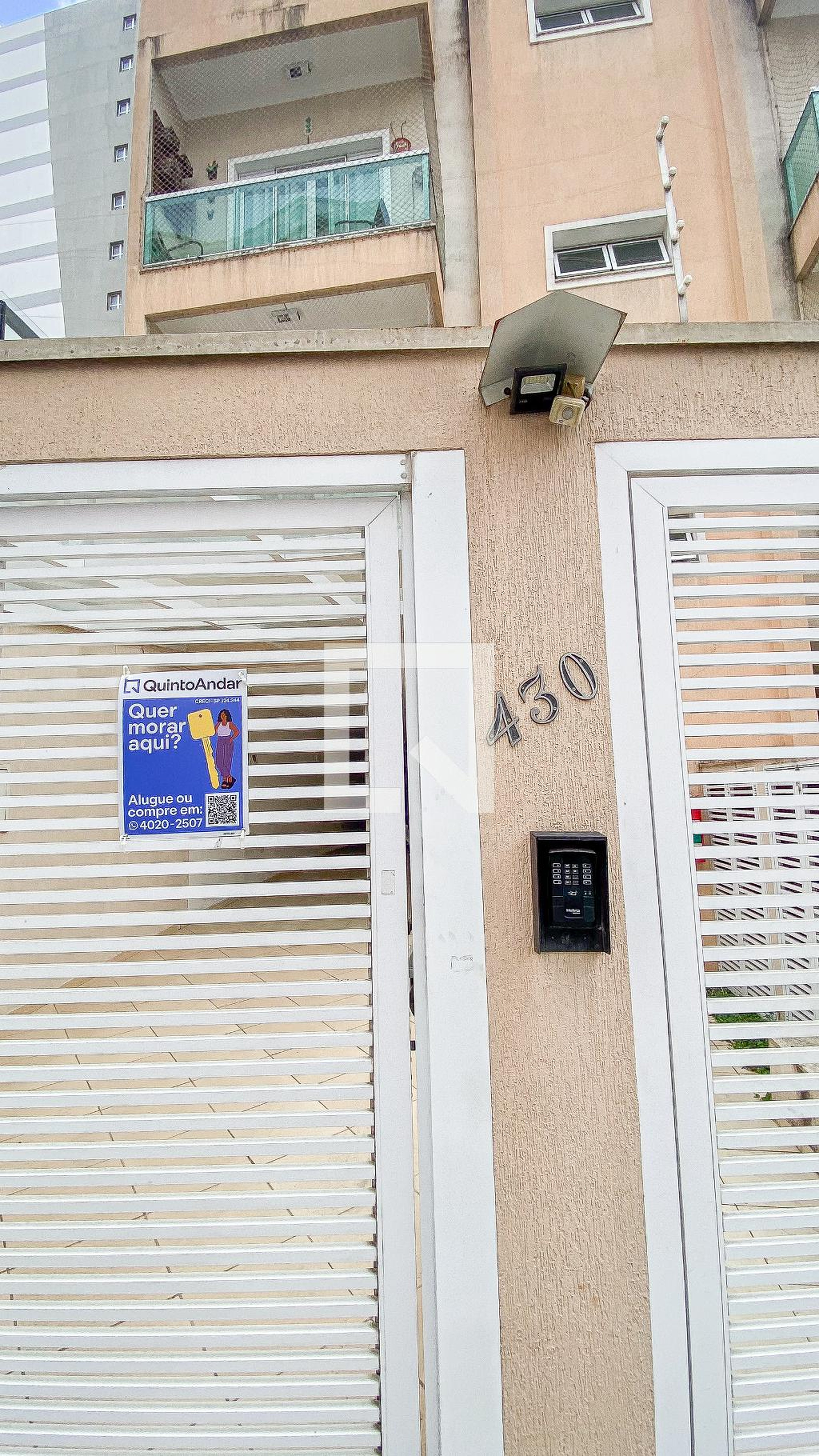 Fachada Condomínio em Rua Antônio Bastos, 430