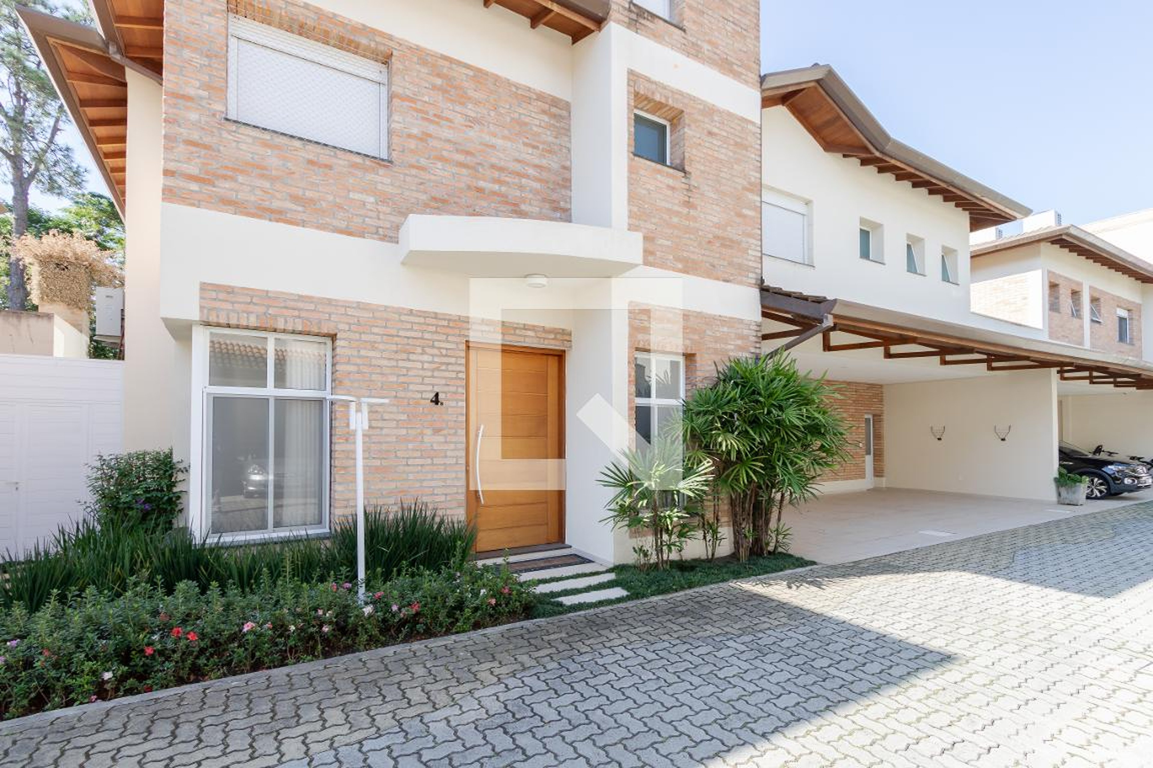 Fachada Condomínio em Rua Senador Vergueiro, 661