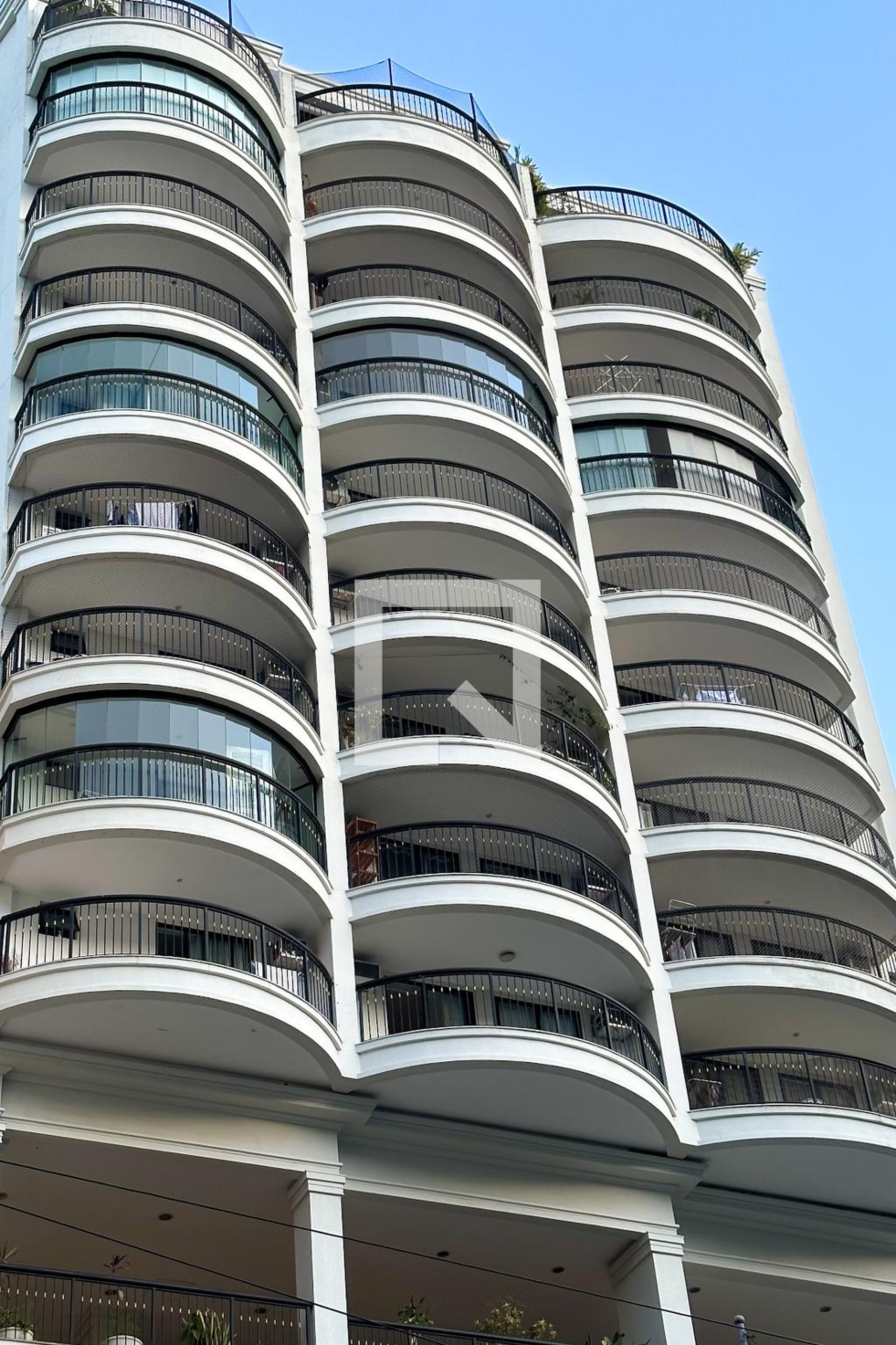 Fachada Condomínio Palazzo Laranjeiras