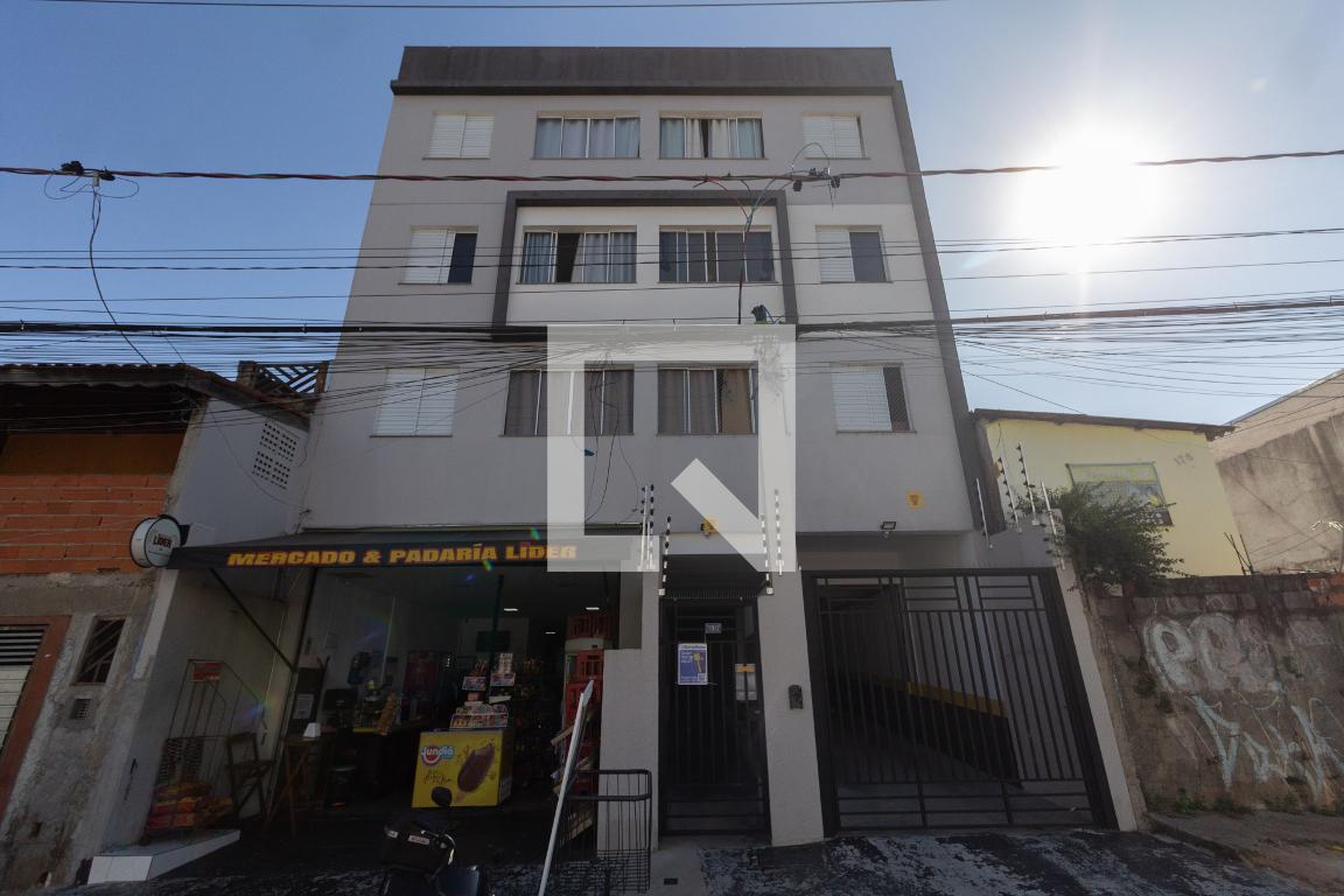 Fachada Condomínio em Rua Jutairana, 190