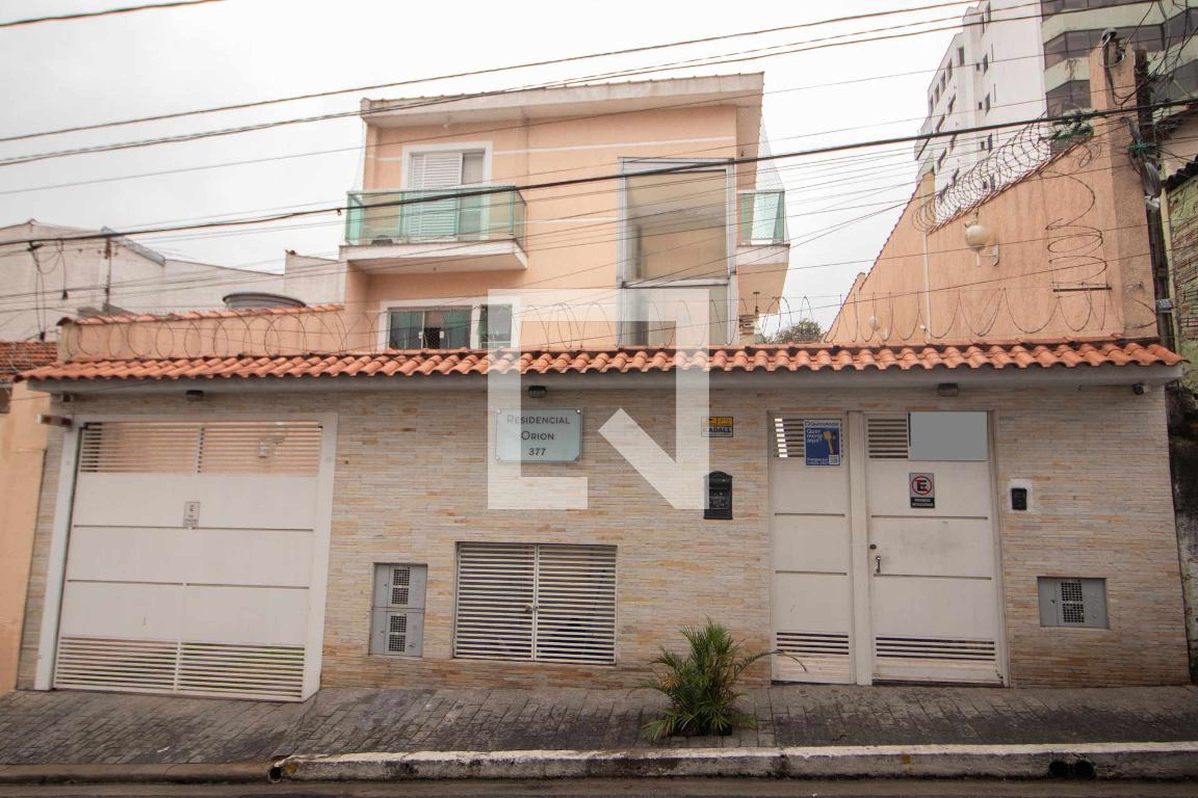 Fachada Condomínio em Rua Edgard, 377