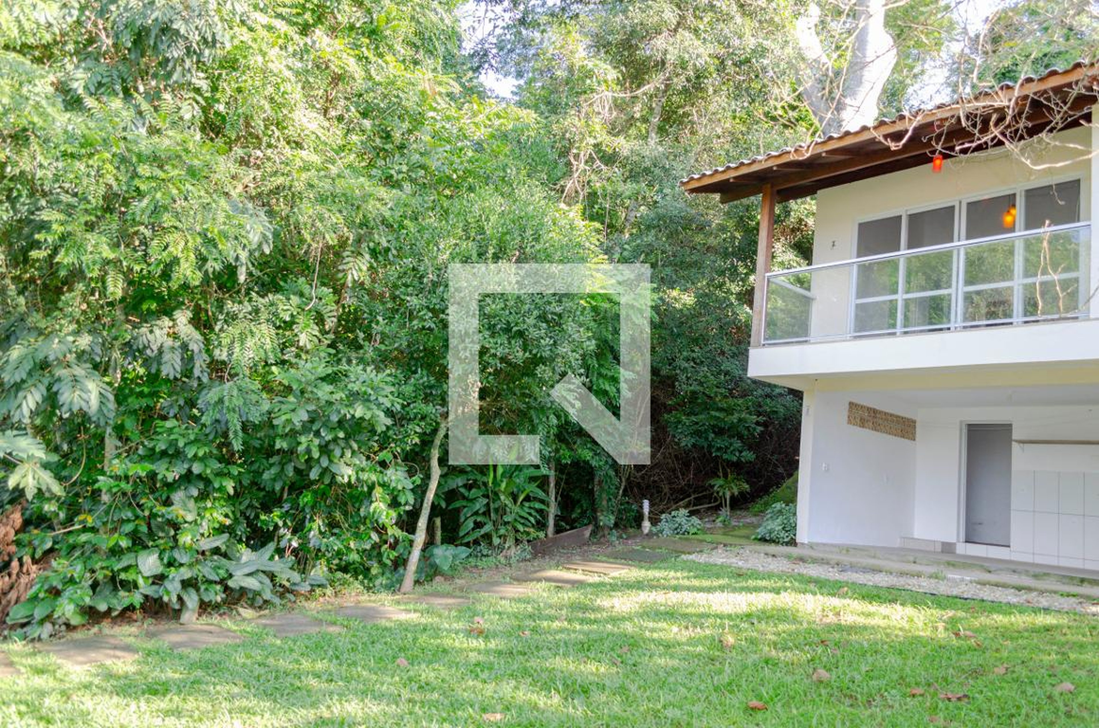 Fachada Condomínio em Servidão Carlos Romão Vieira, 234